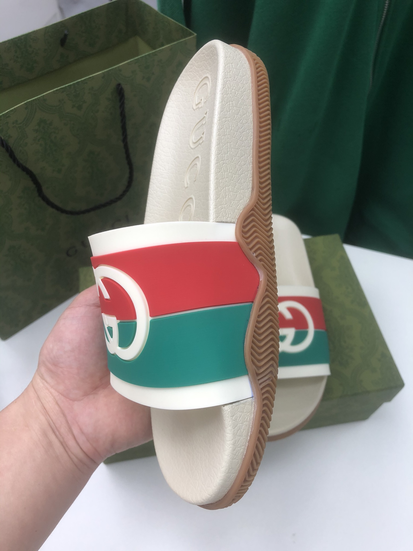 GUCCI SLIDES