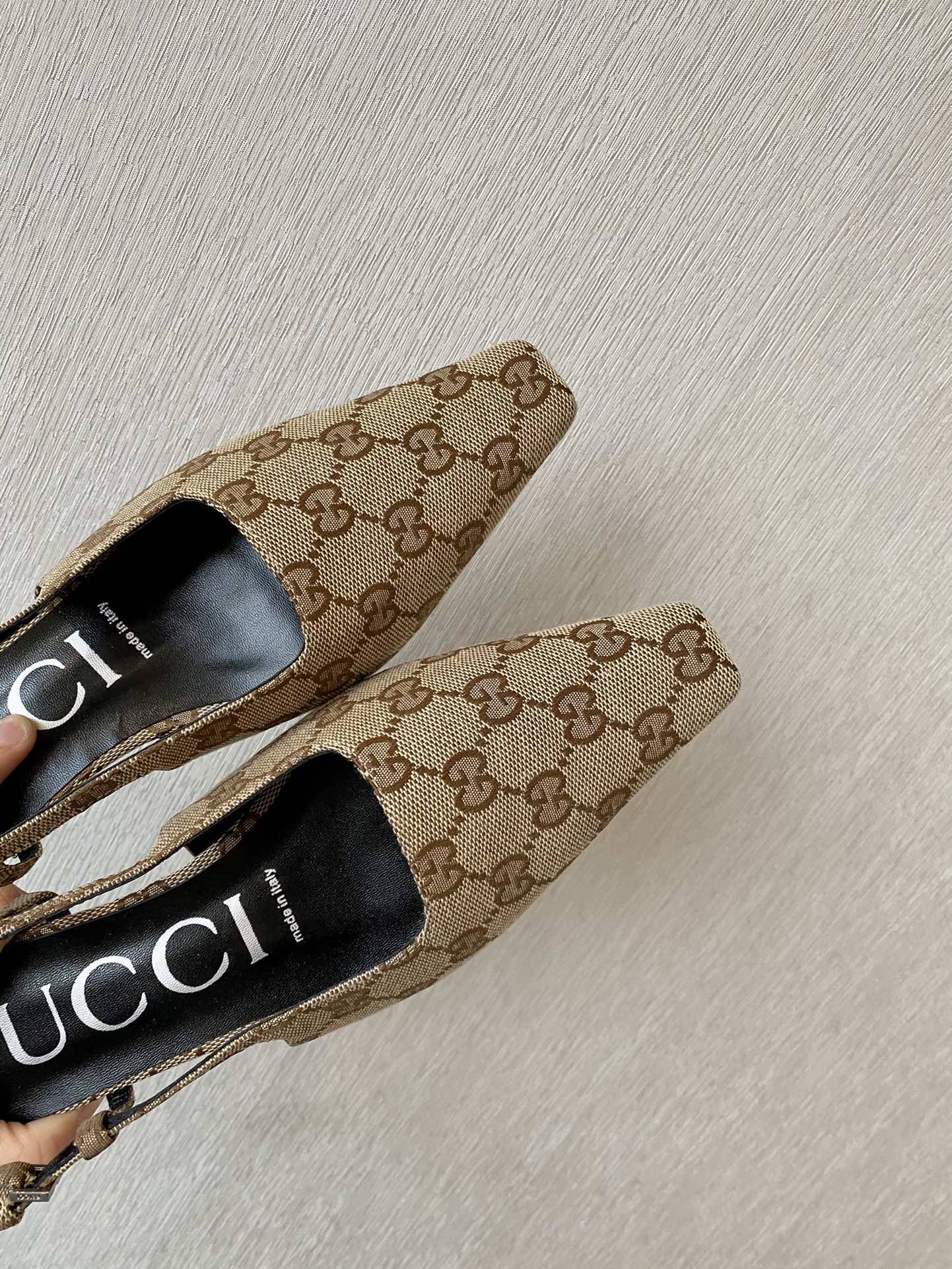 GUCCI SANDALS