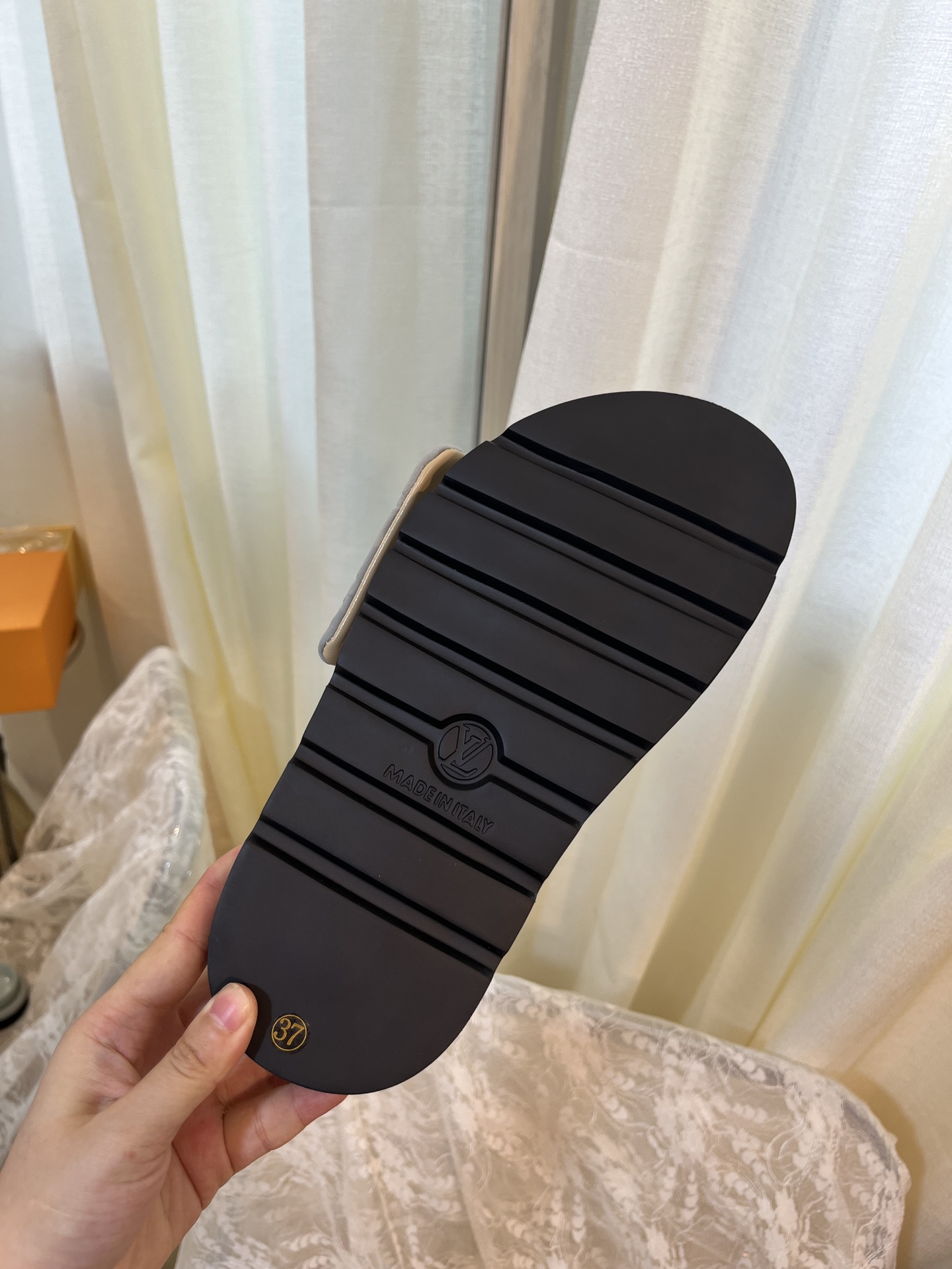 LOUIS VUITTON SLIDES