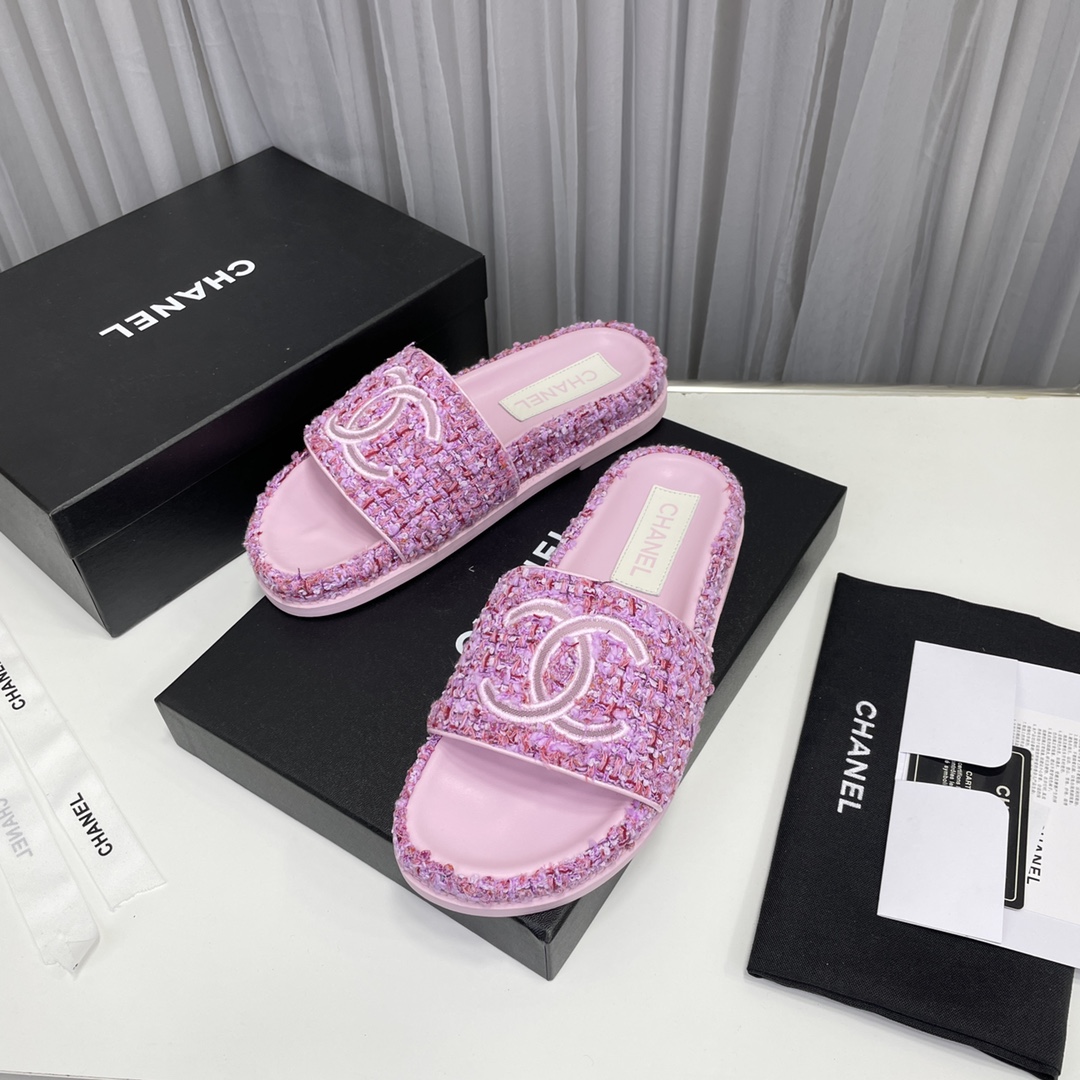 CHANEL SLIDES