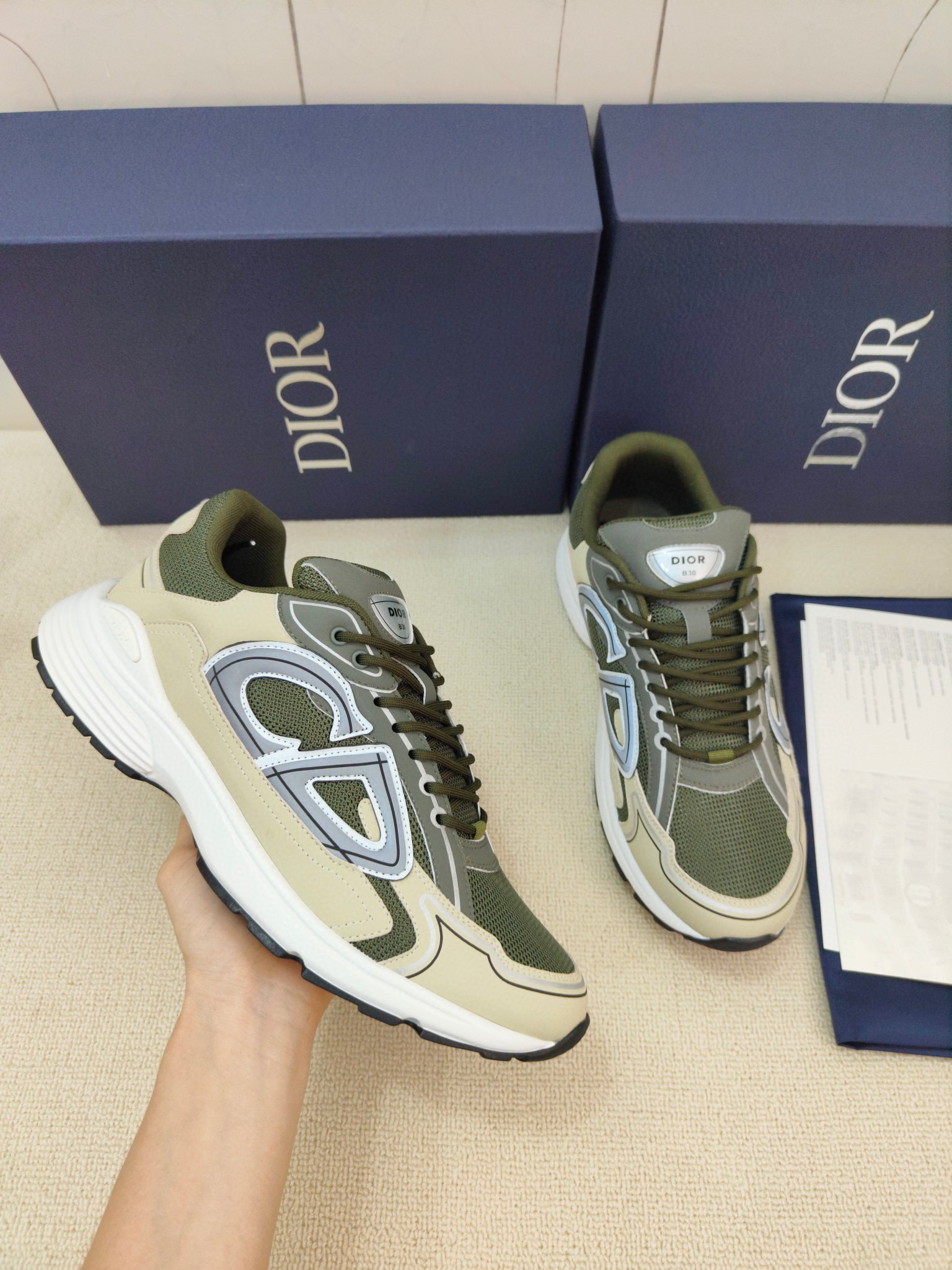 DIOR B30 SNEAKERS