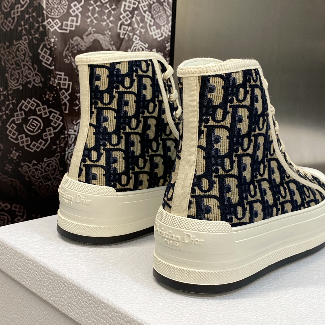 DIOR SNEAKERS
