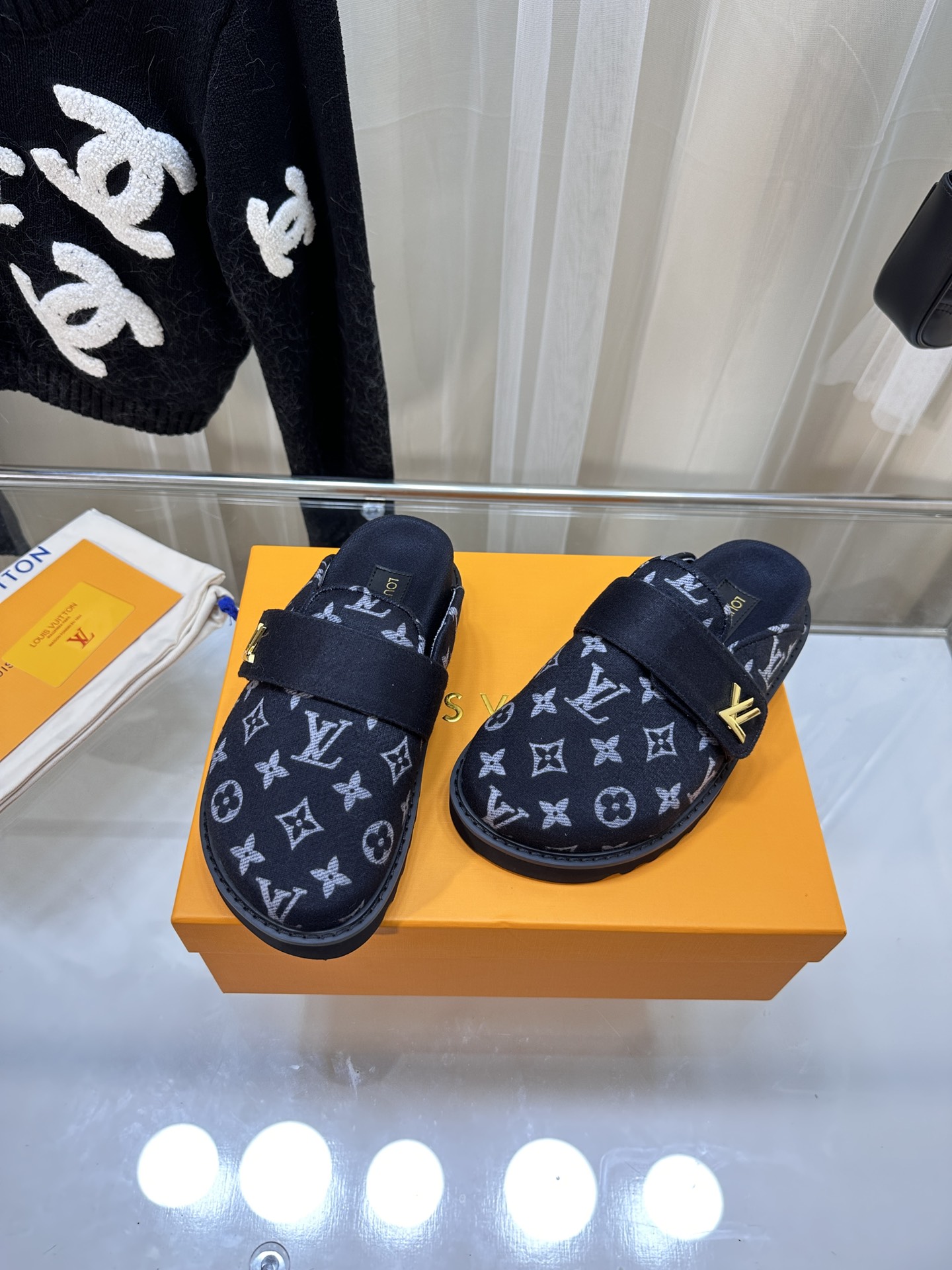 LOUIS VUITTON SLIDES