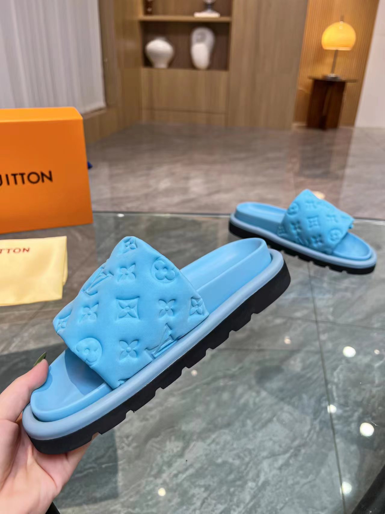 LOUIS VUITTON SLIDES