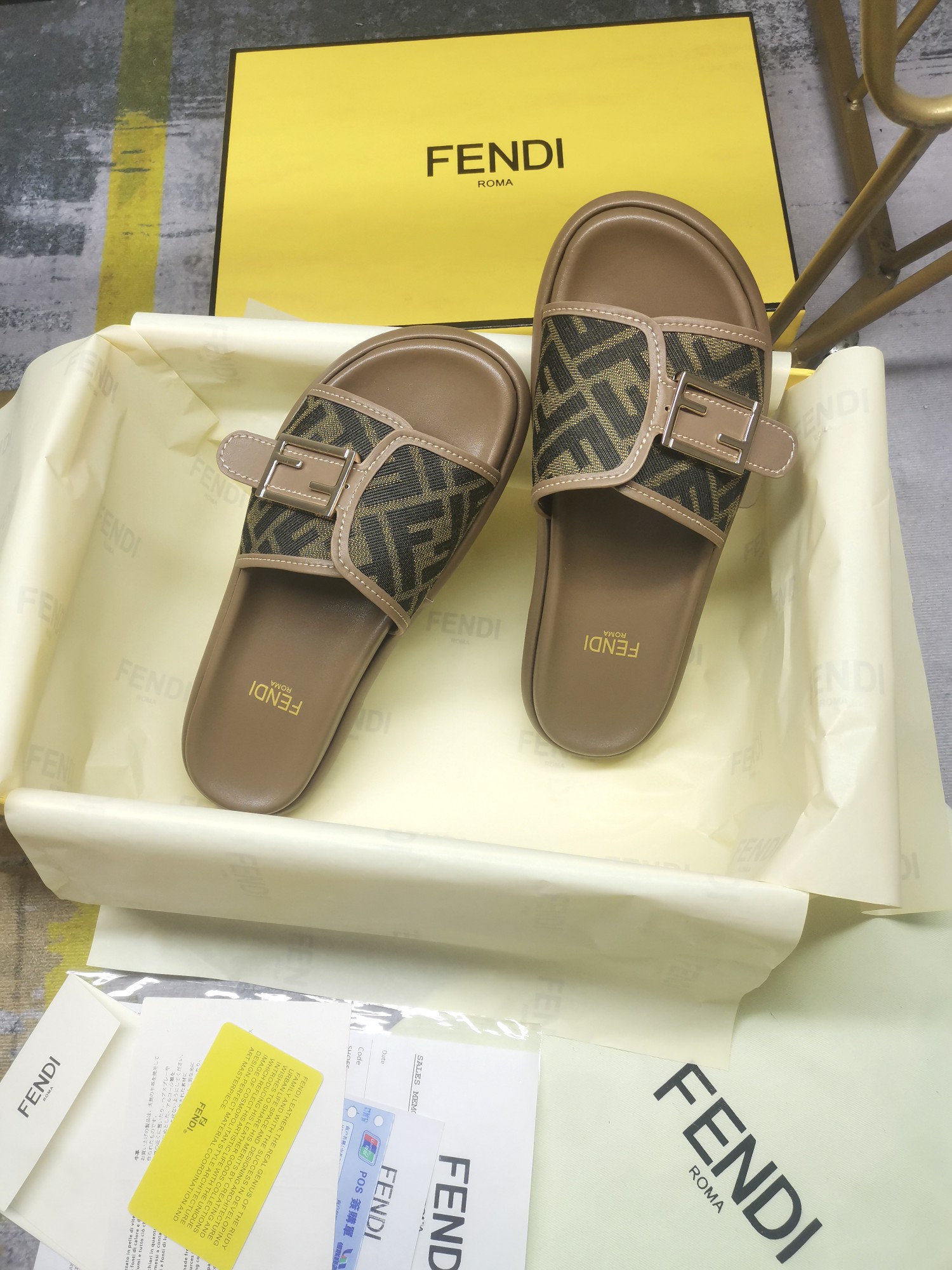 FENDI SLIDES