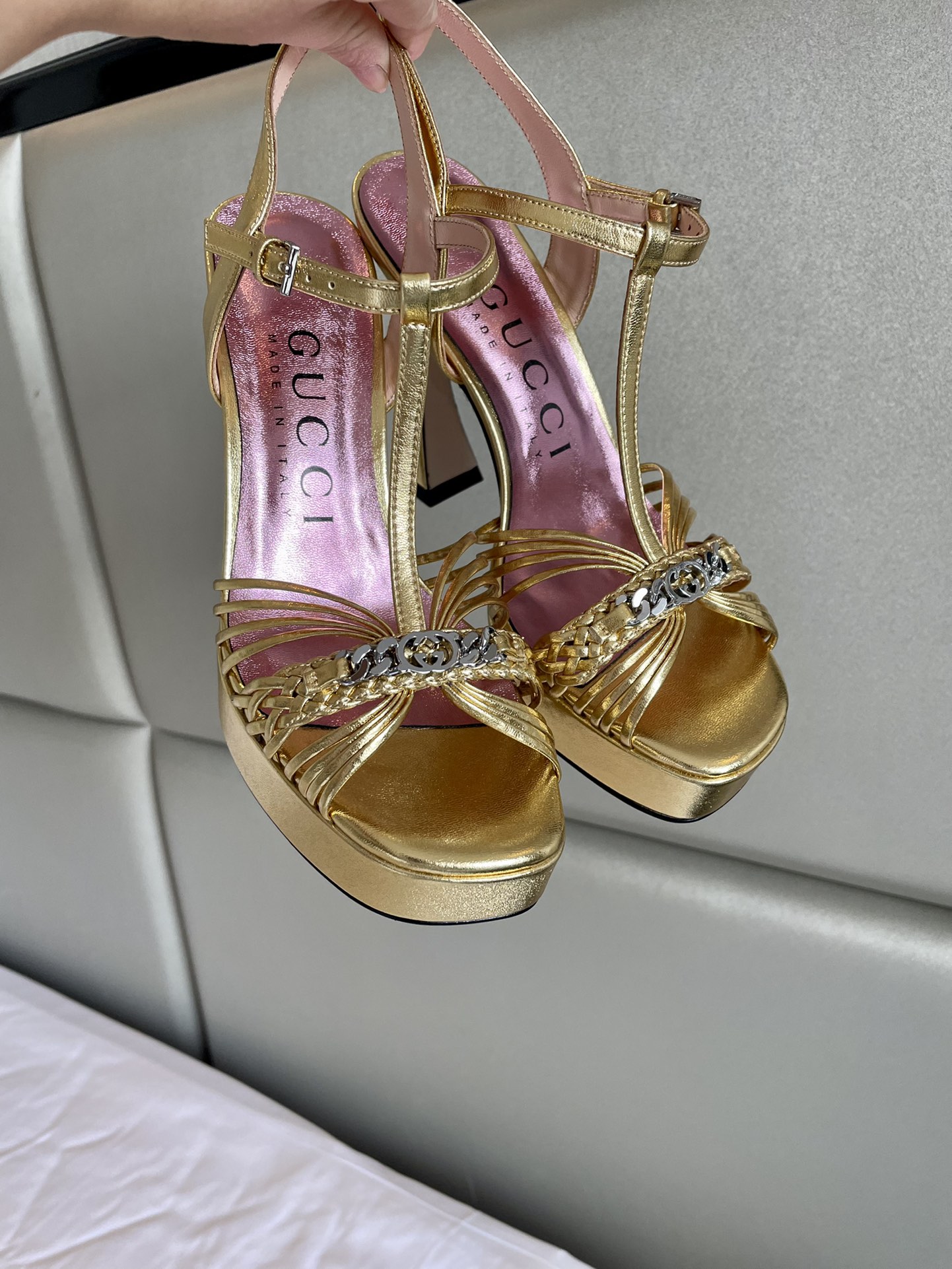 GUCCI SANDALS
