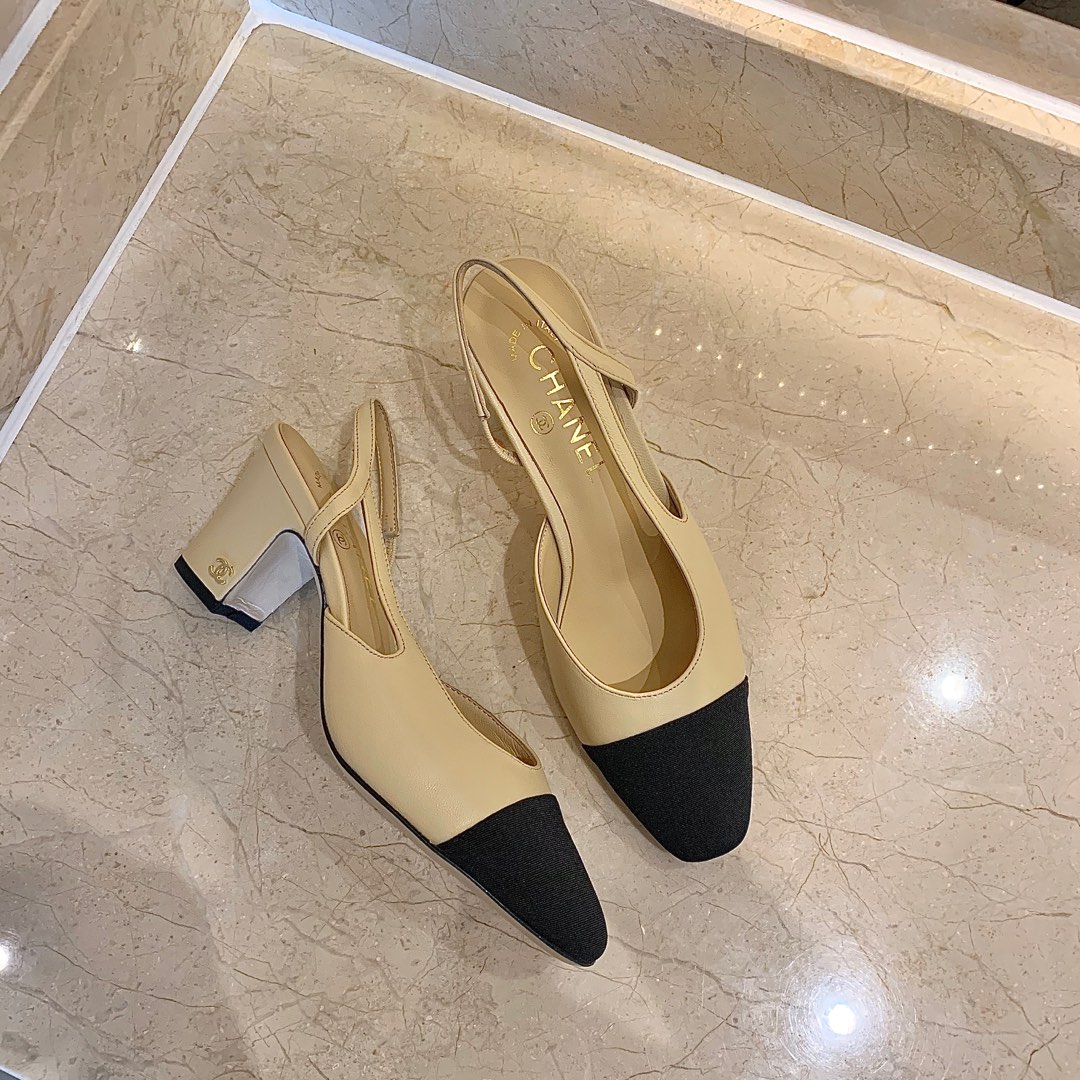 CHANEL Rear Empty Sandals