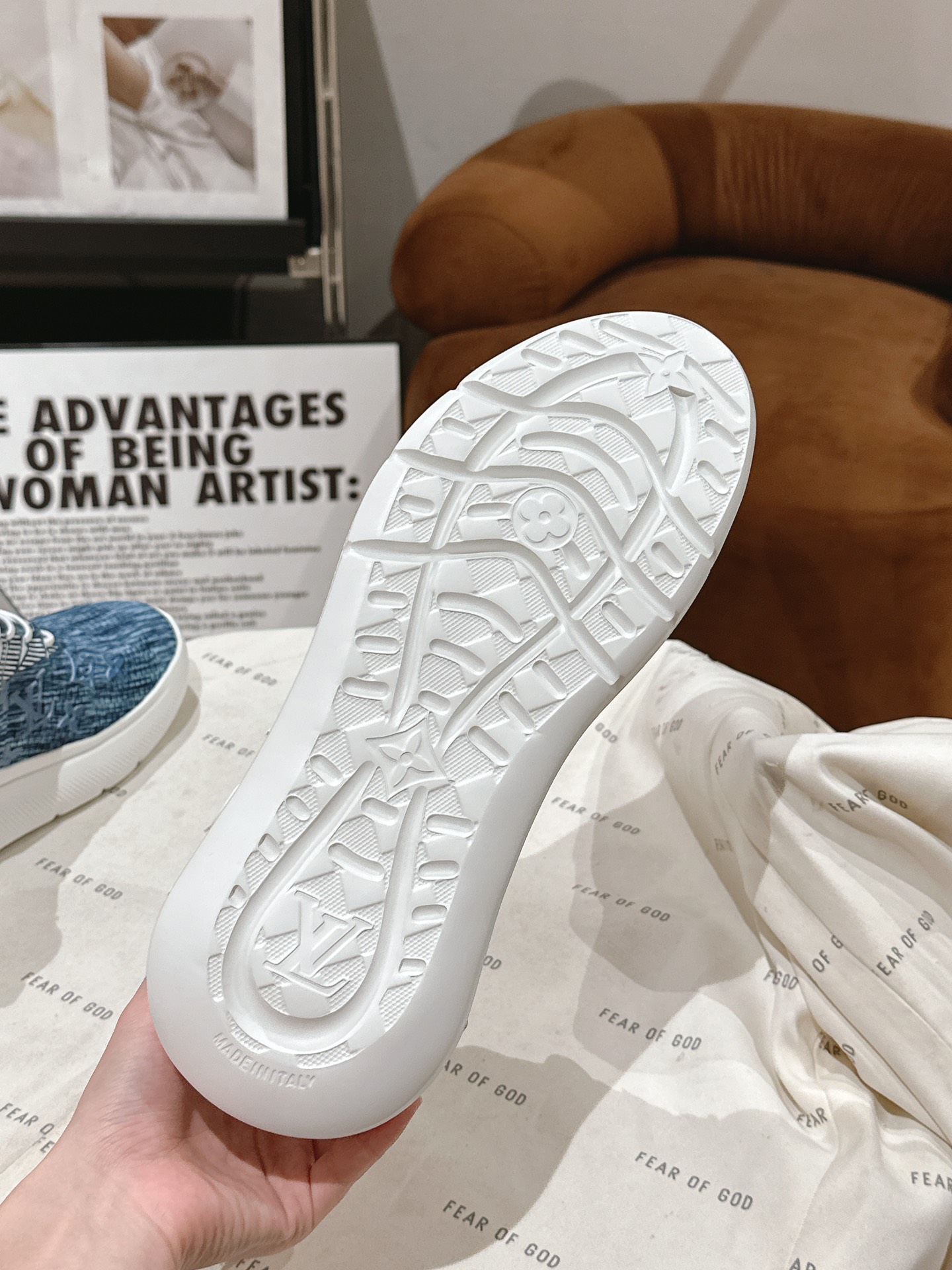 LOUIS VUITTON SNEAKERS