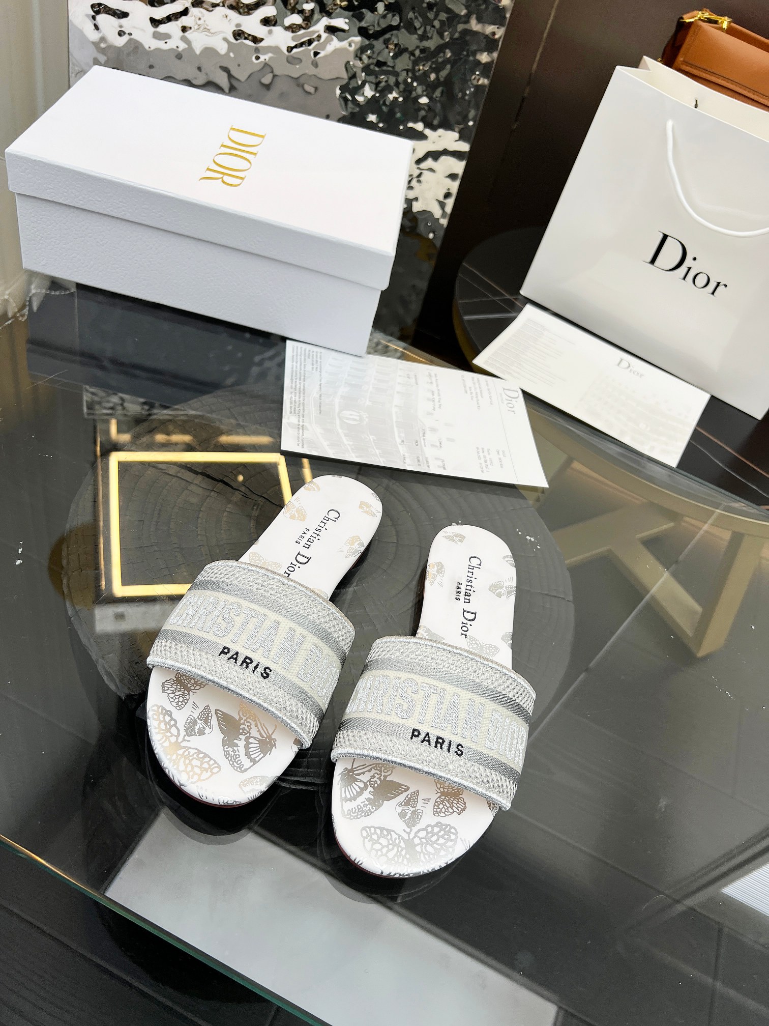 DIOR SLIDES