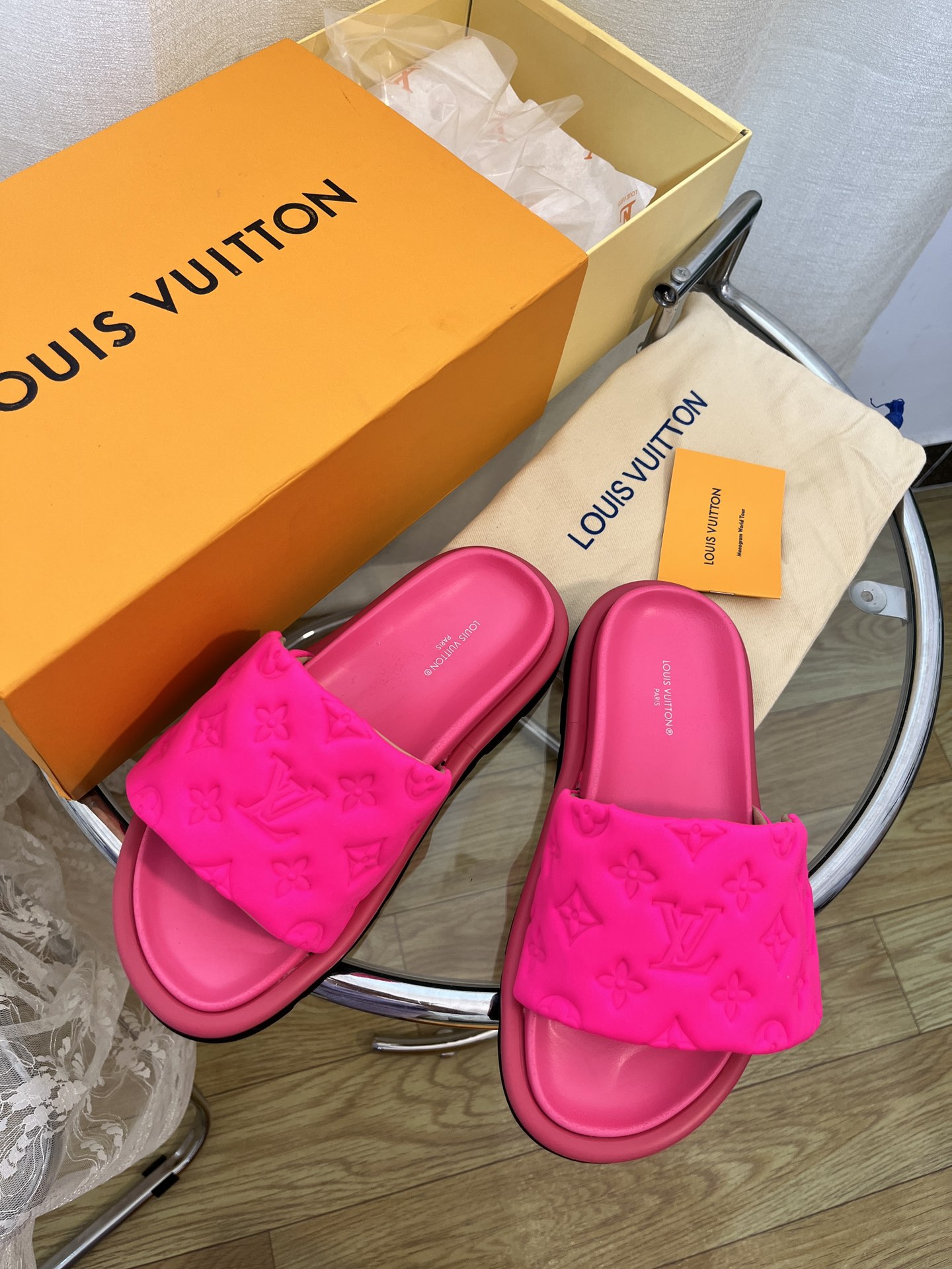 LOUIS VUITTON SLIDES