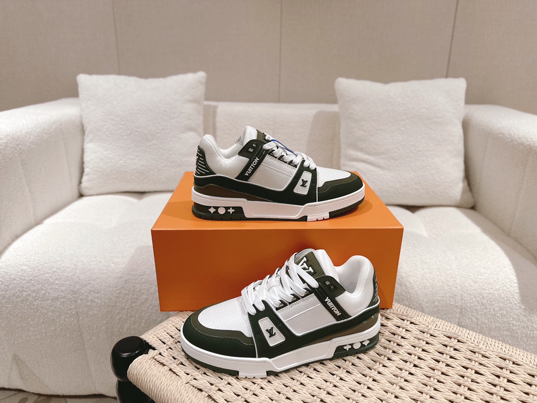 LOUIS VUITTON SNEAKERS