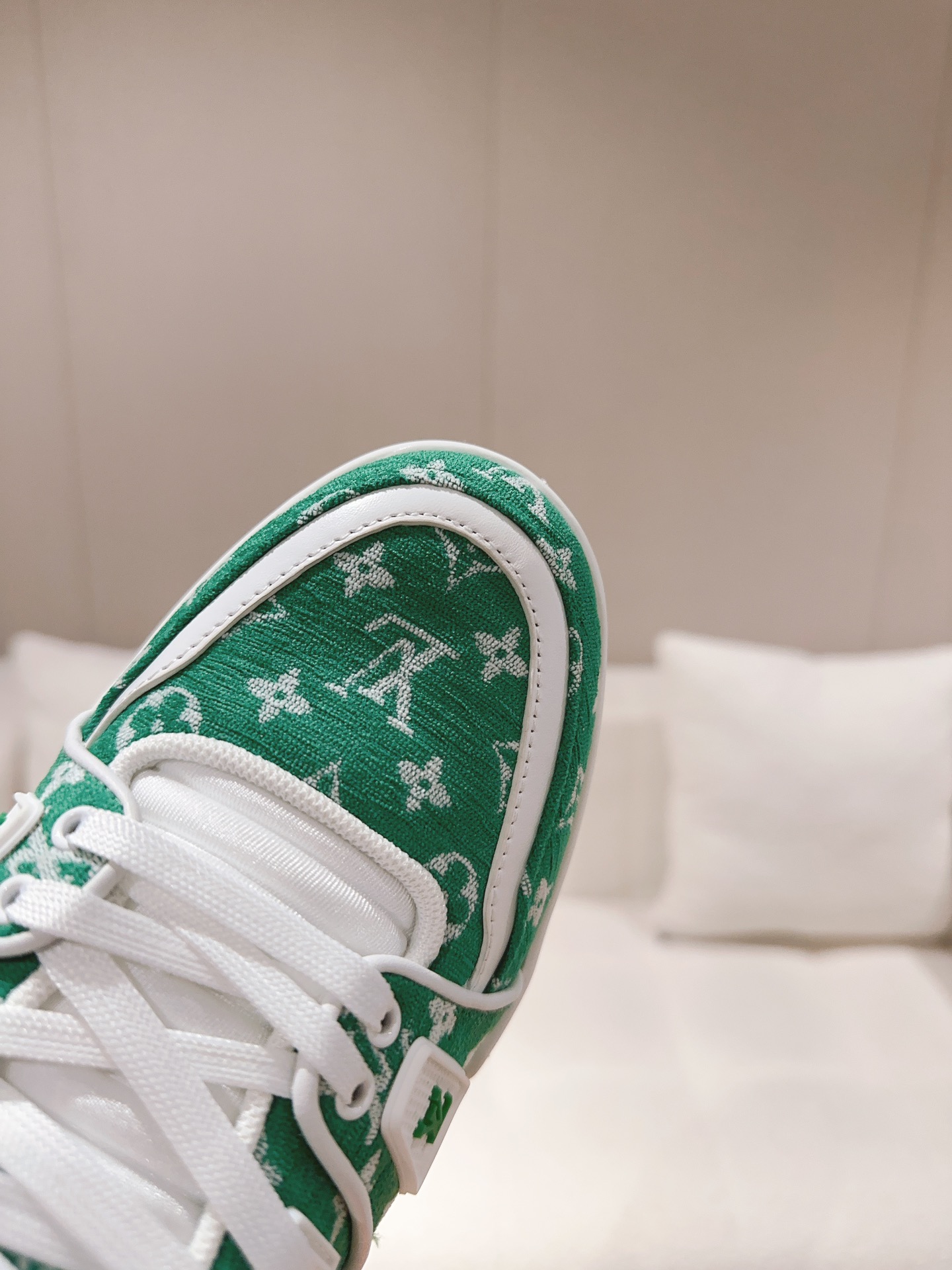 LOUIS VUITTON SNEAKERS