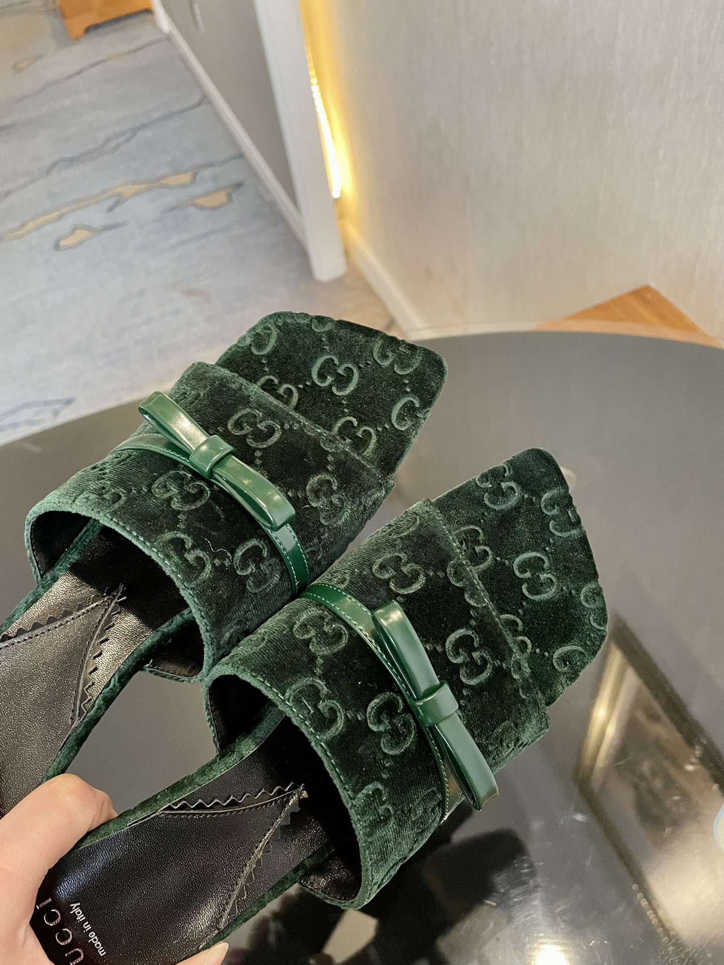 GUCCI SLIDES