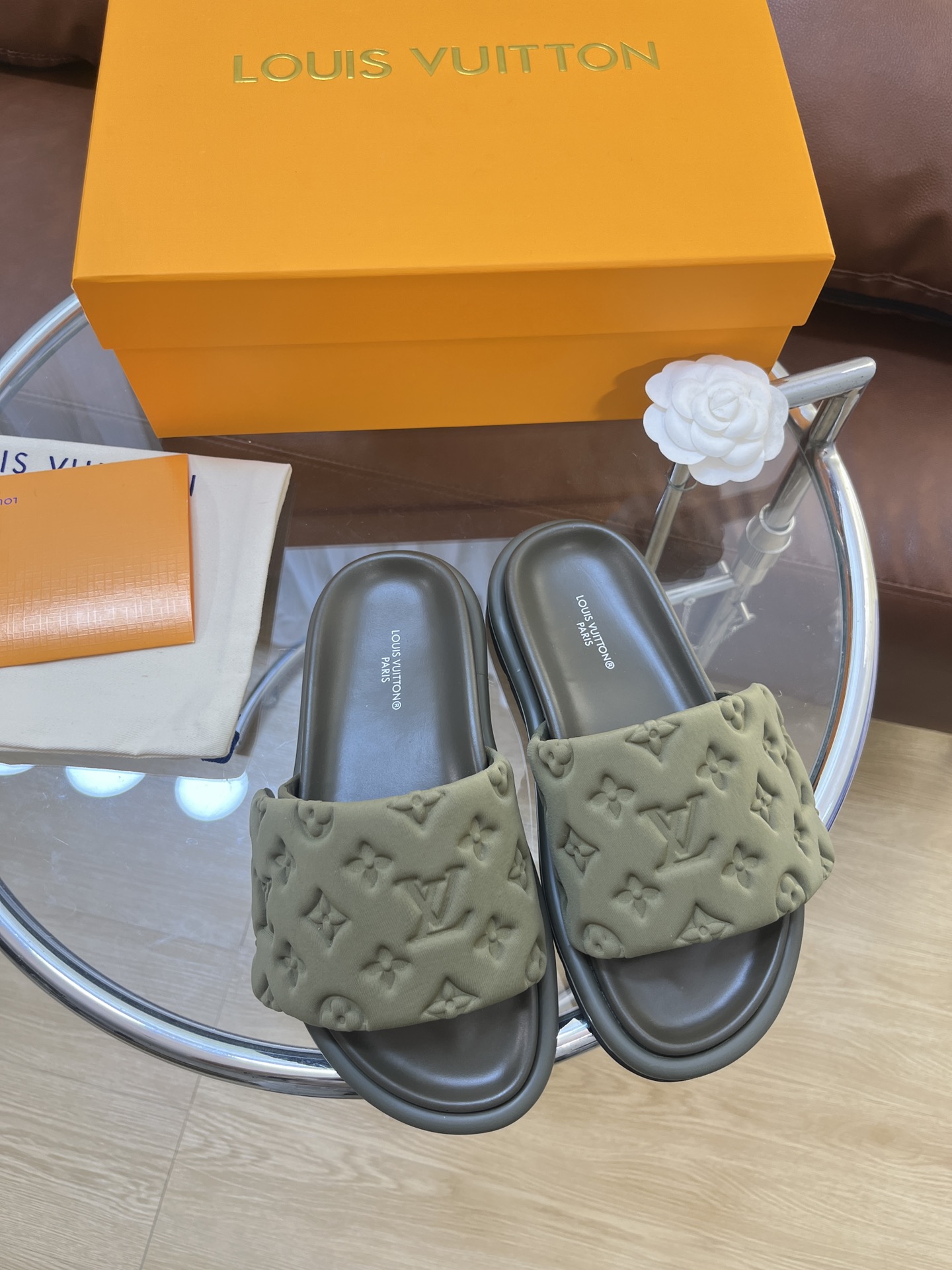 LOUIS VUITTON SLIDES