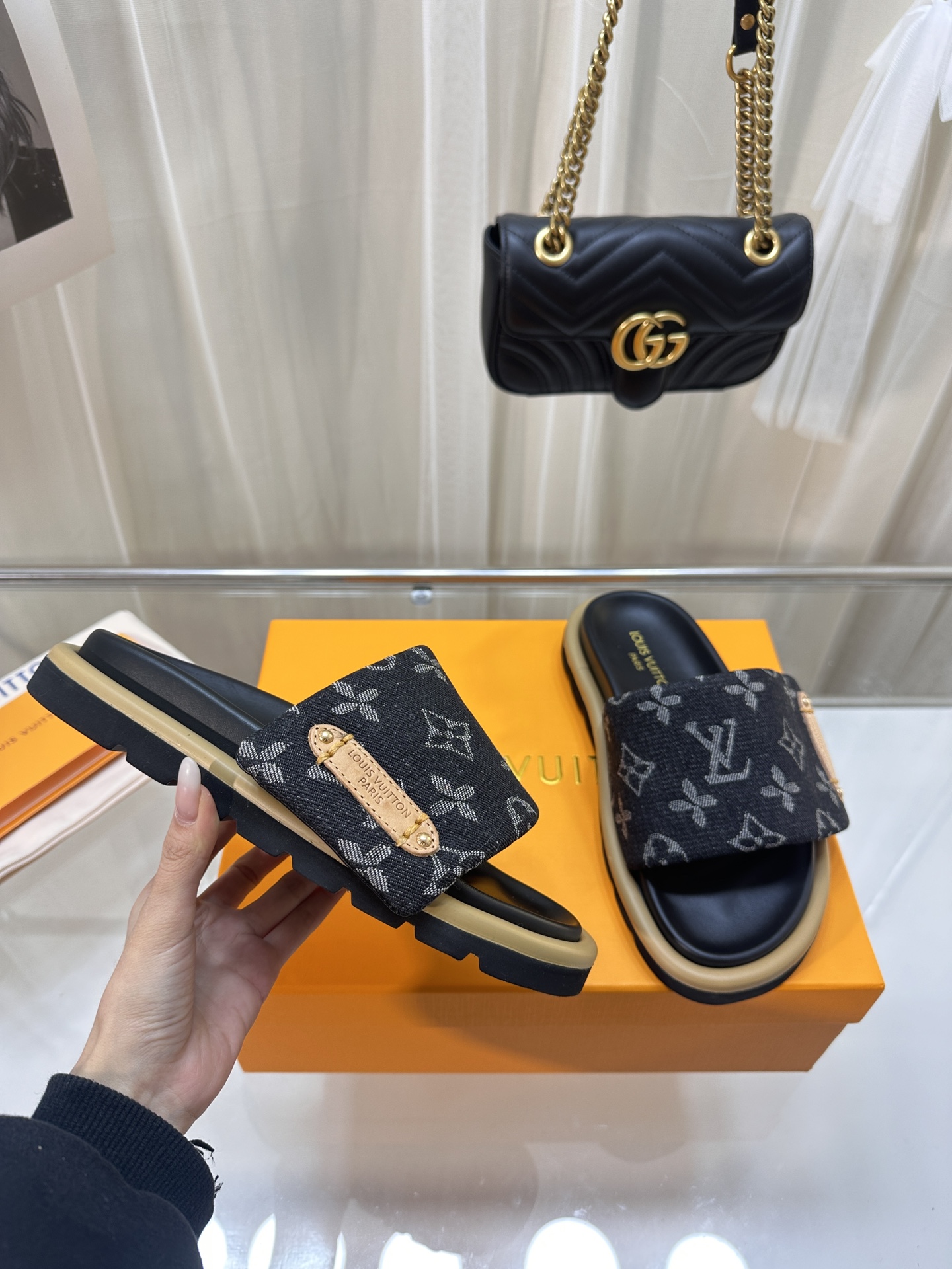 LOUIS VUITTON SLIDES