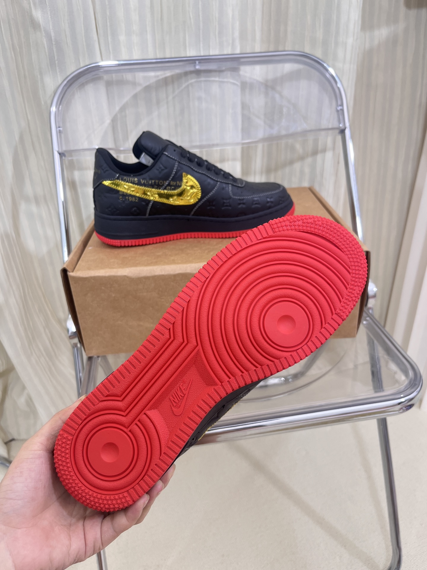 LOUIS VUITTON SNEAKERS