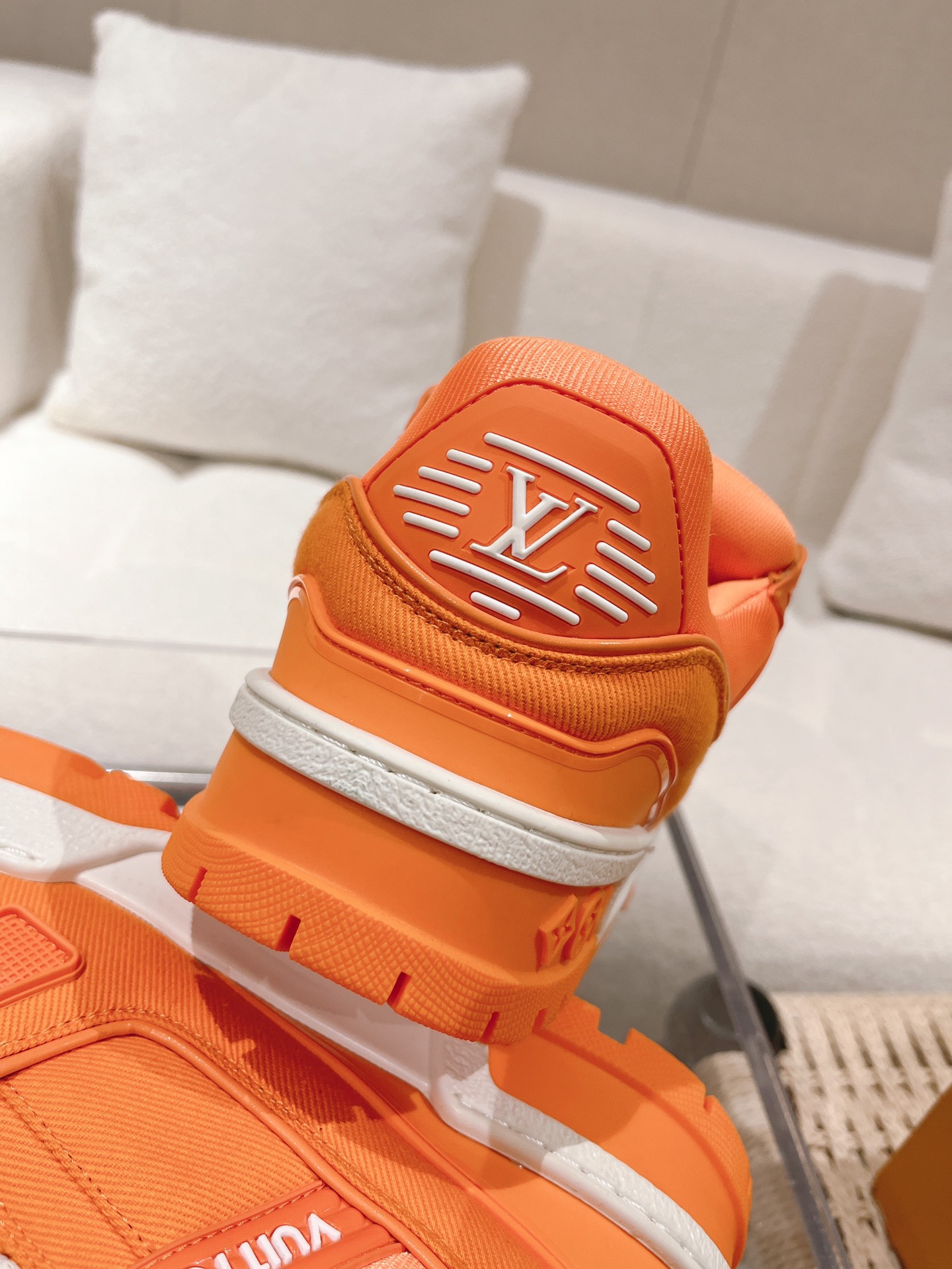 LOUIS VUITTON SNEAKERS