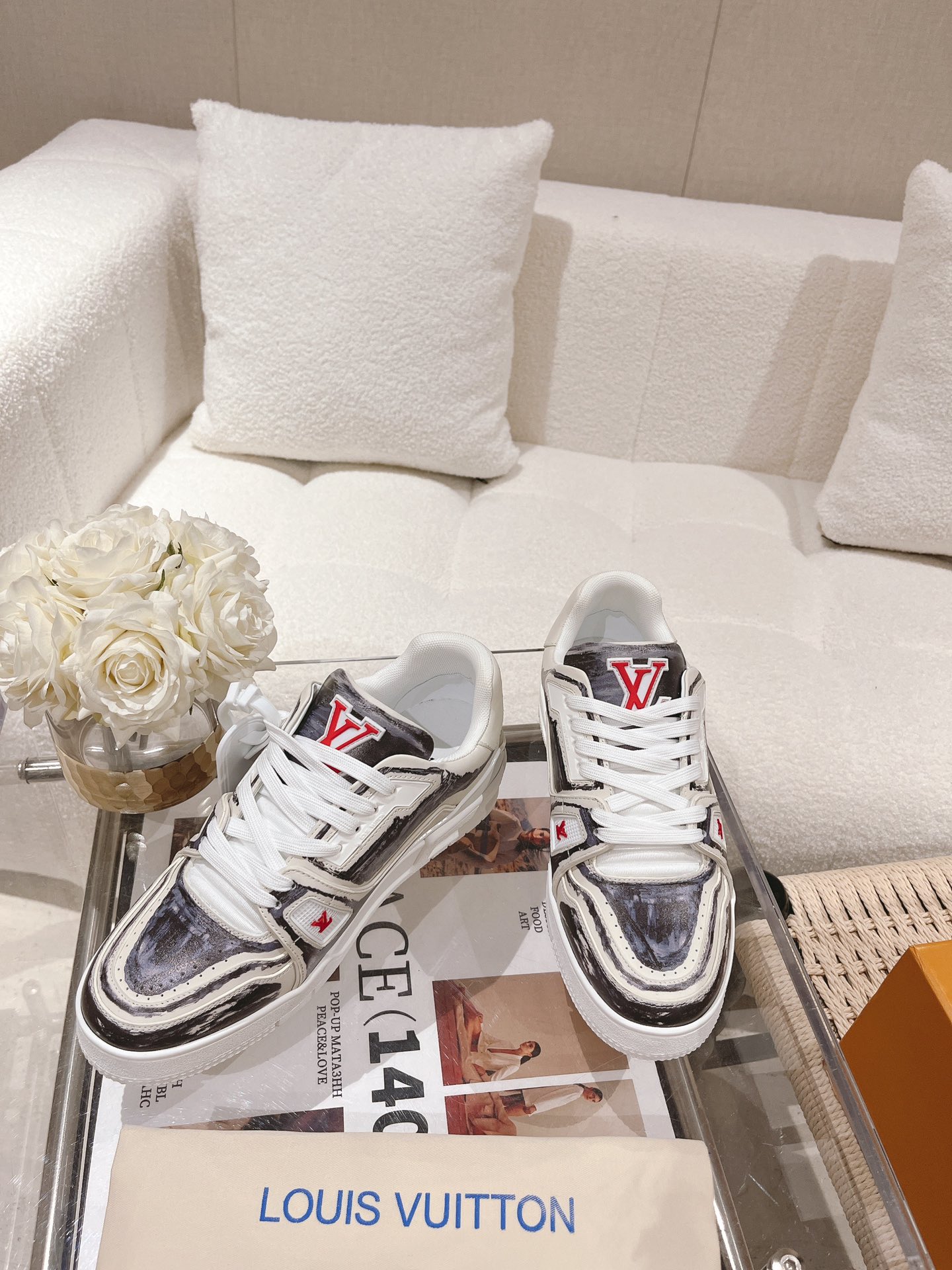 LOUIS VUITTON SNEAKERS