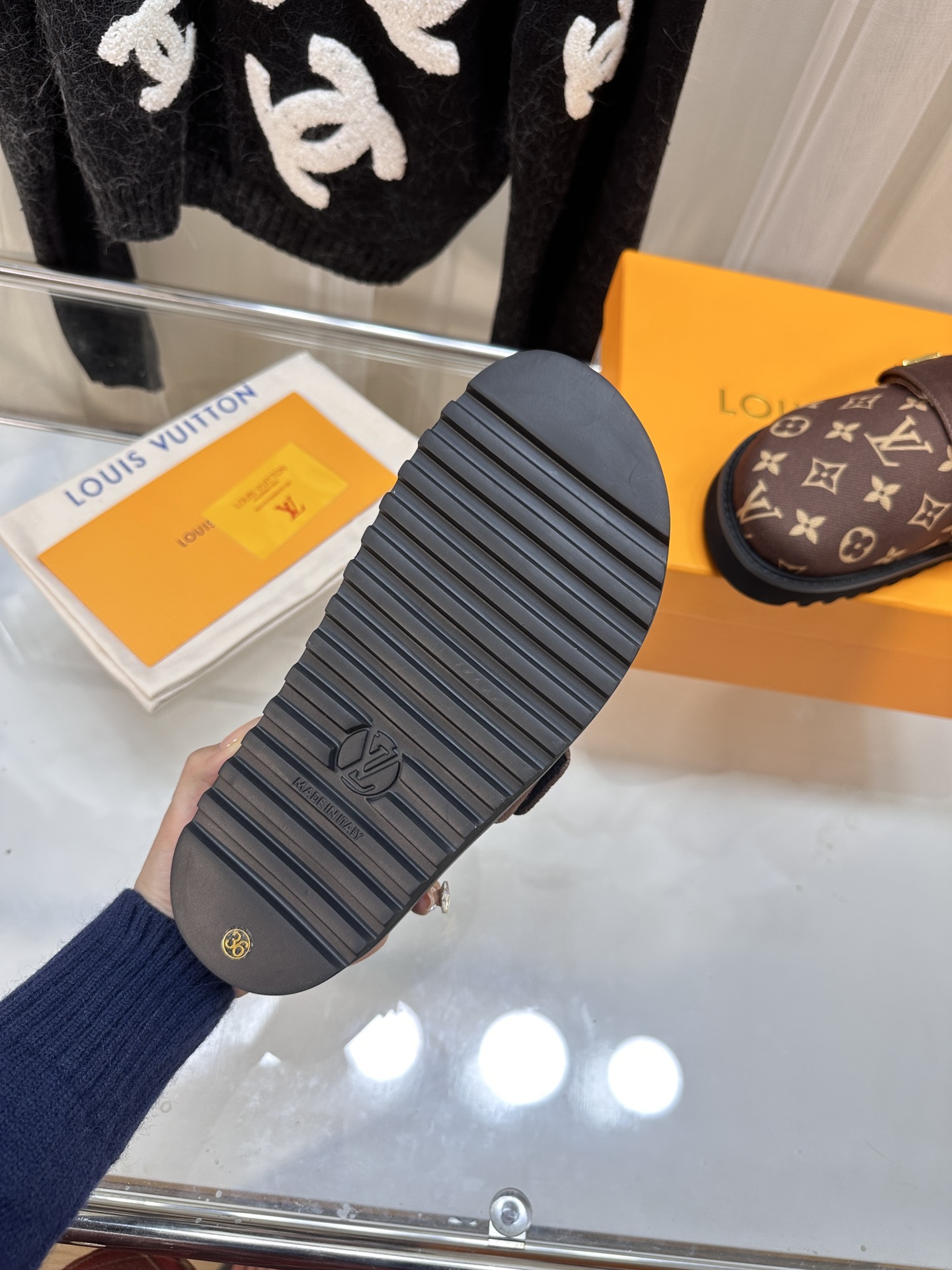 LOUIS VUITTON SLIDES