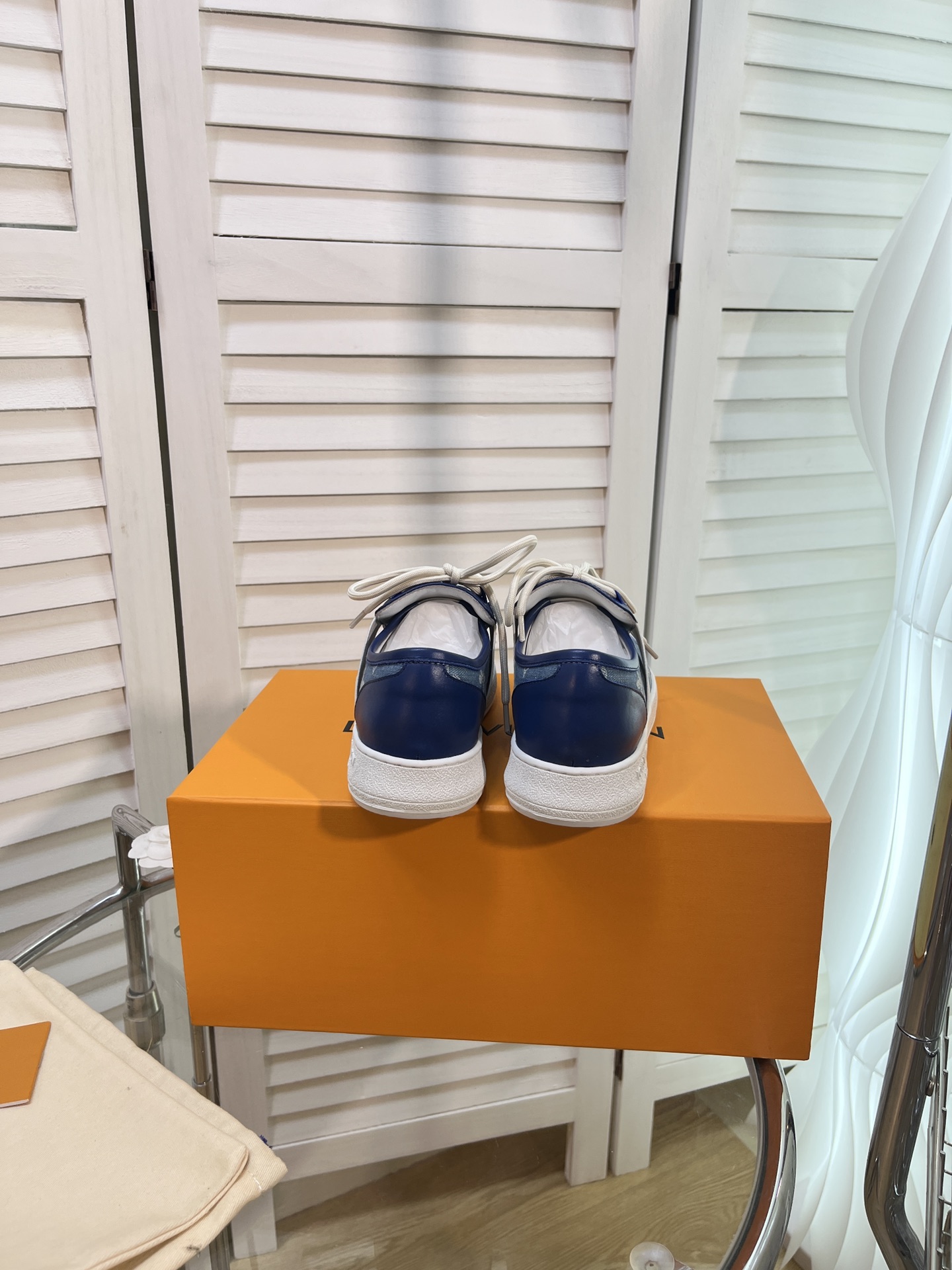 LOUIS VUITTON SNEAKERS