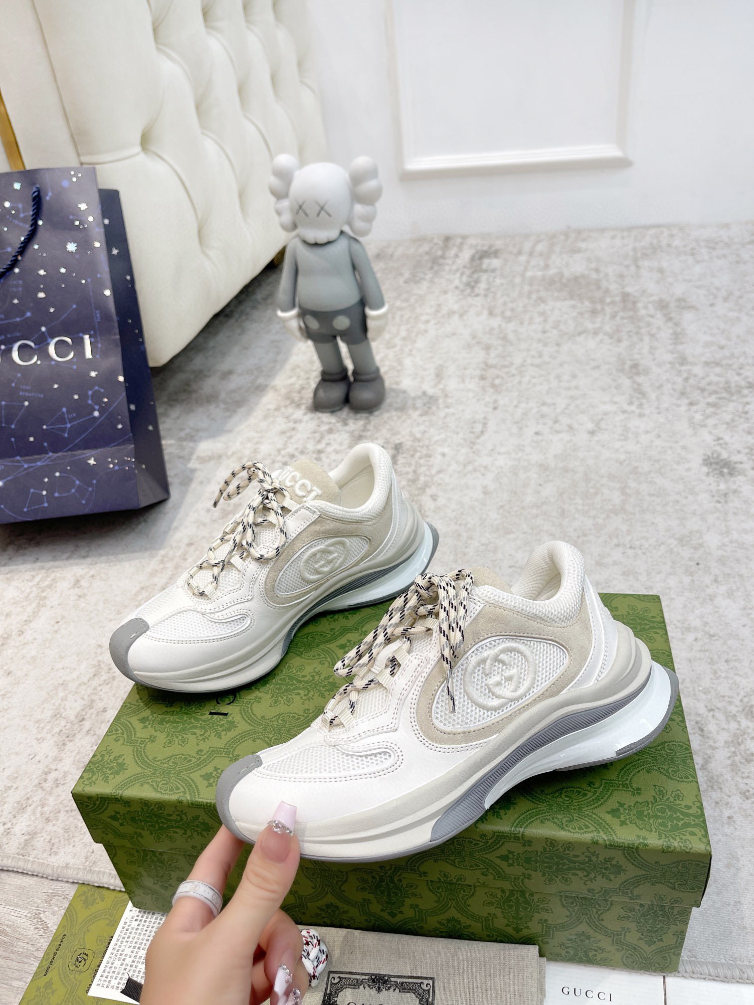 WOMEN'S GUCCI RUN SNEAKER