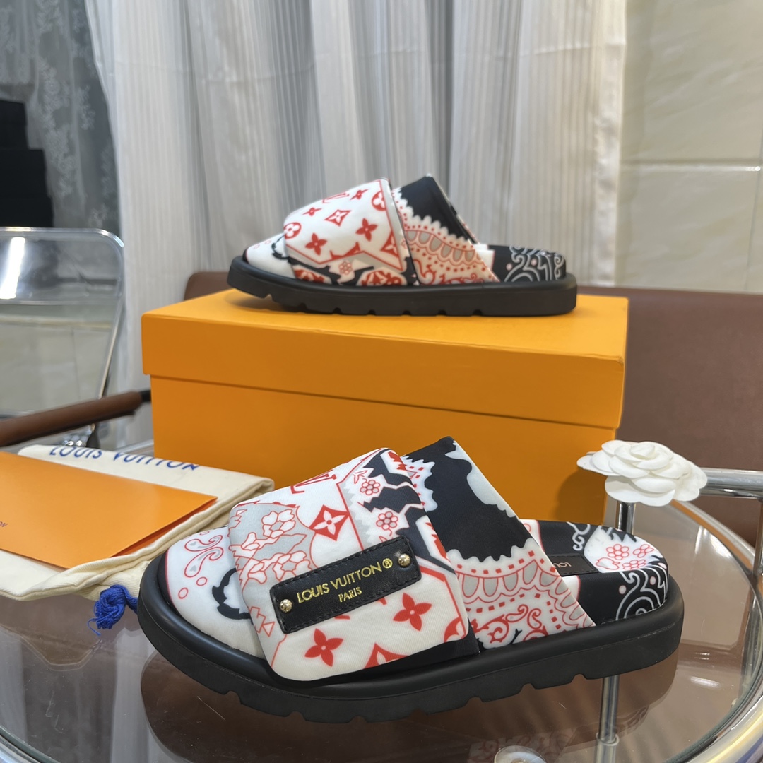 LOUIS VUITTON SLIDES