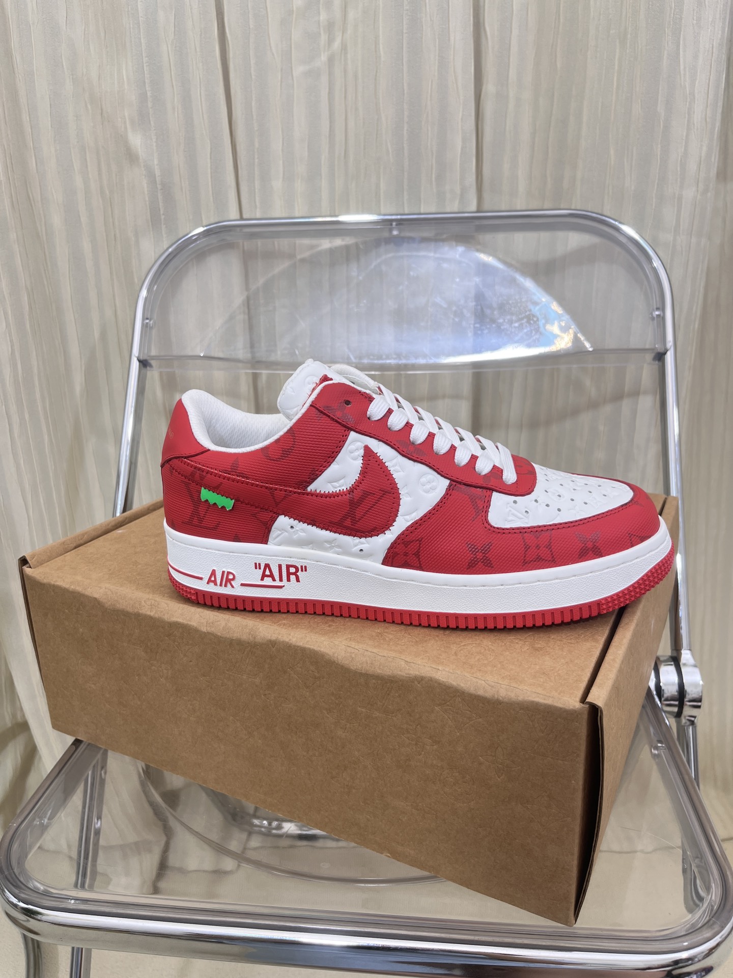 LOUIS VUITTON SNEAKERS