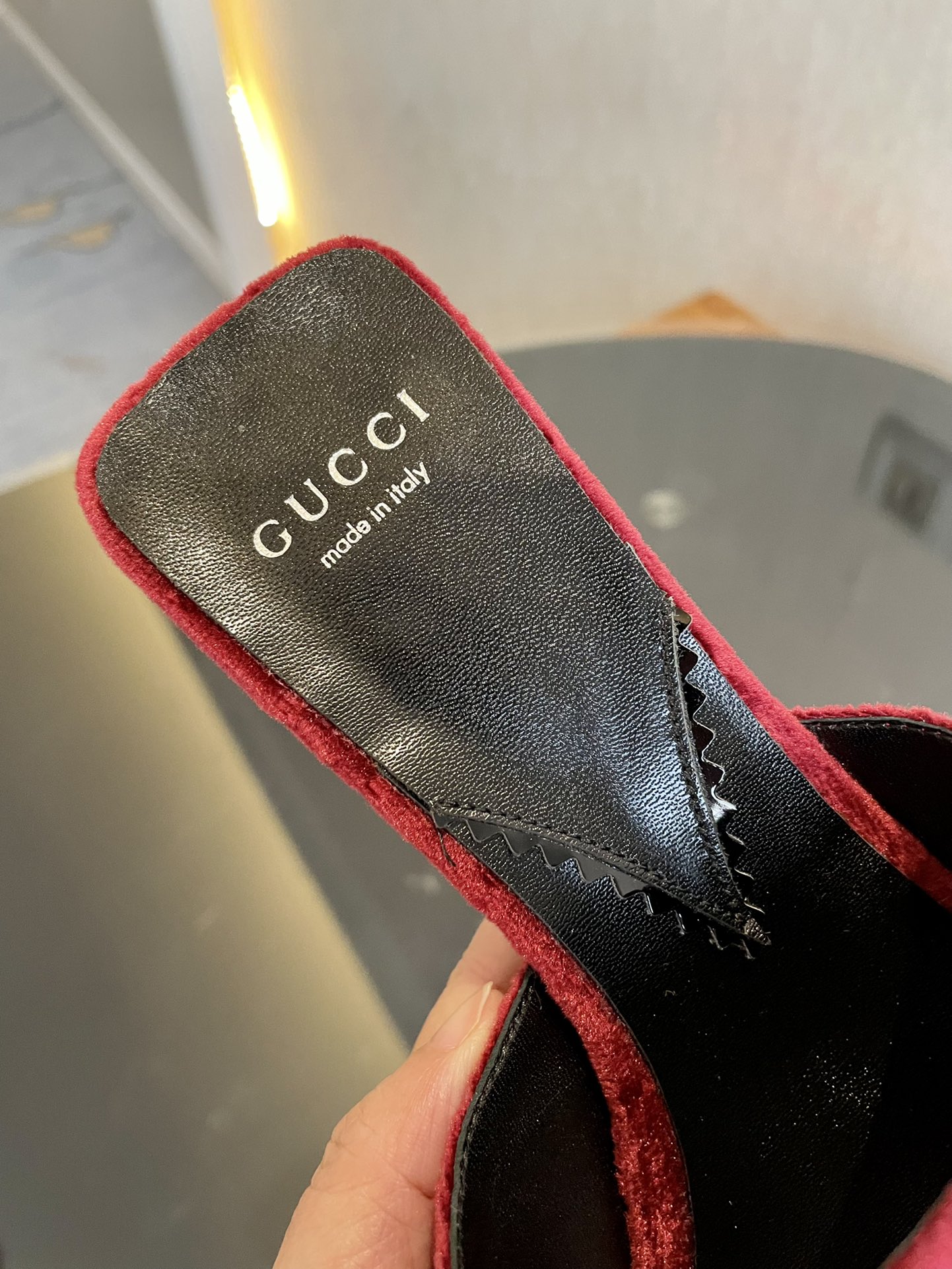 GUCCI SLIDES