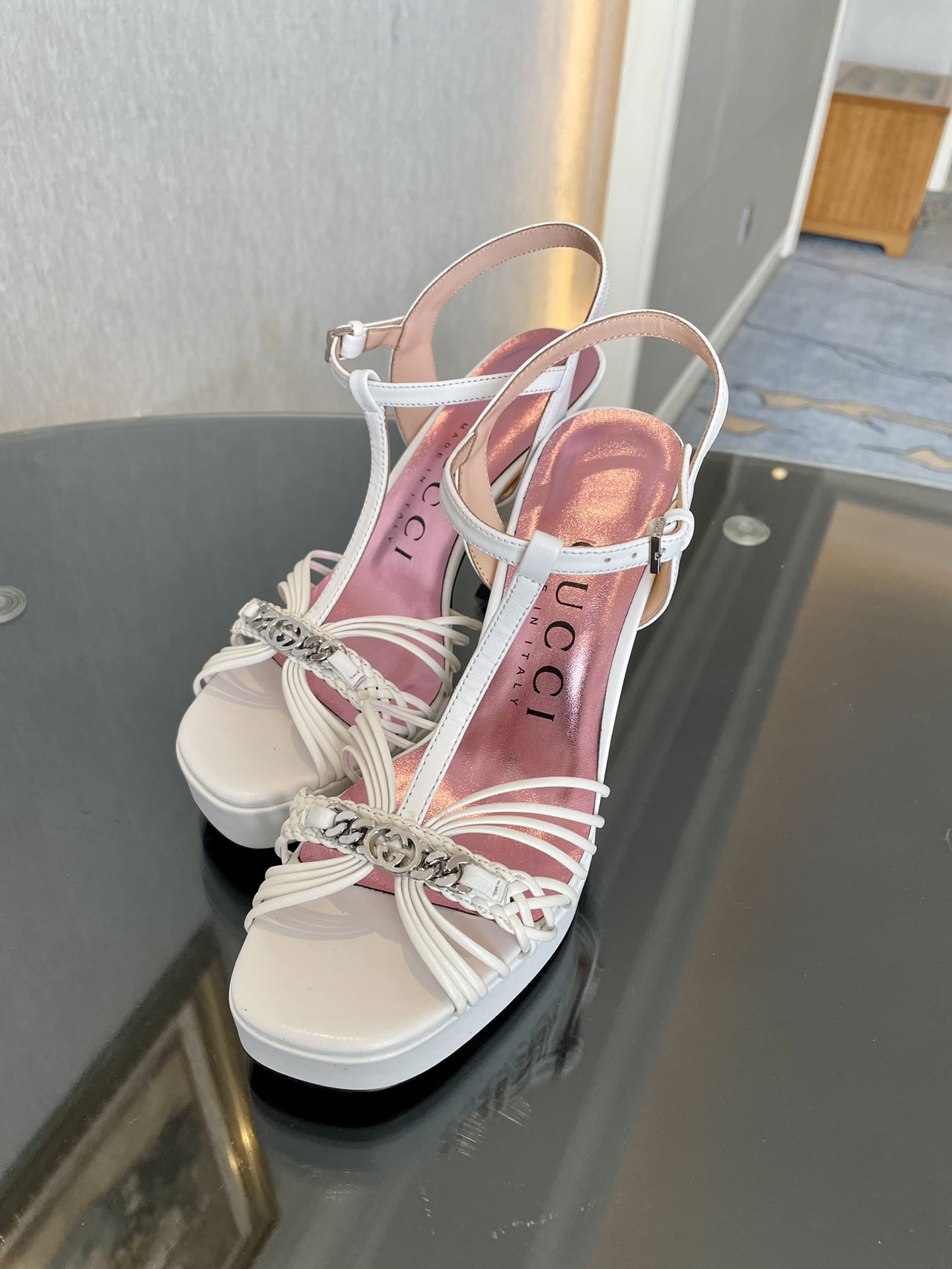 GUCCI SANDALS
