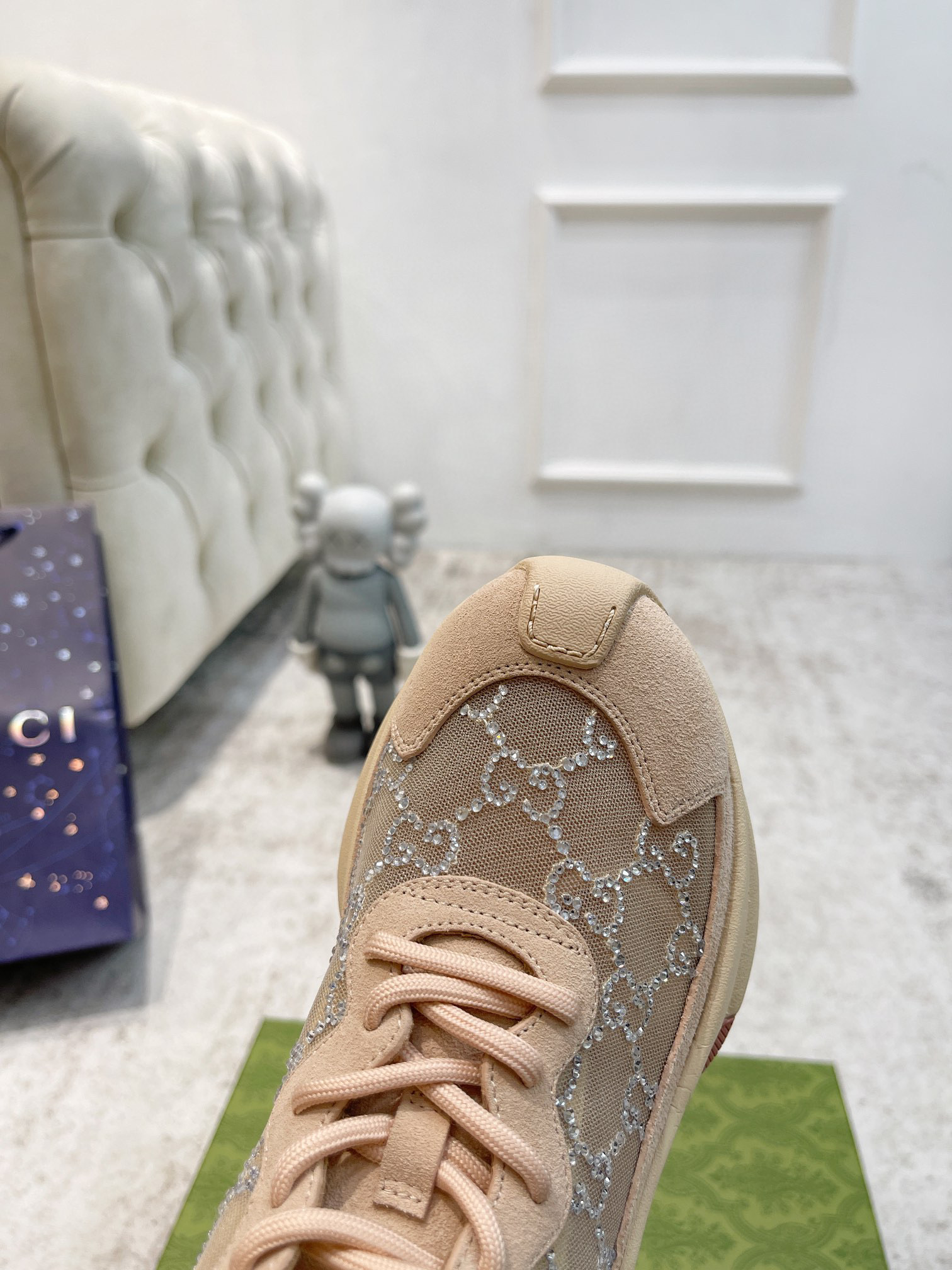 WOMEN'S GUCCI RUN SNEAKER