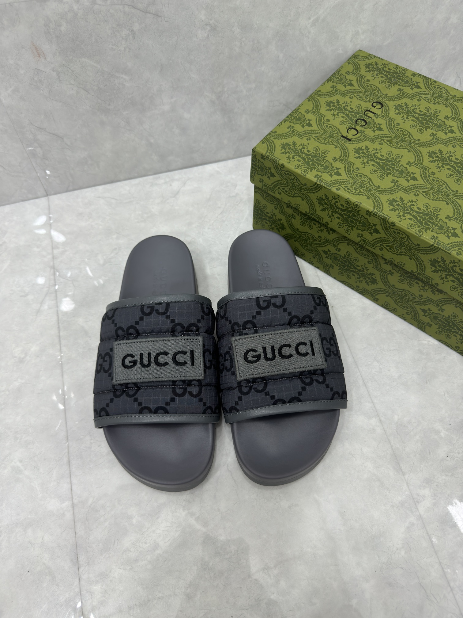 GUCCI SLIDES