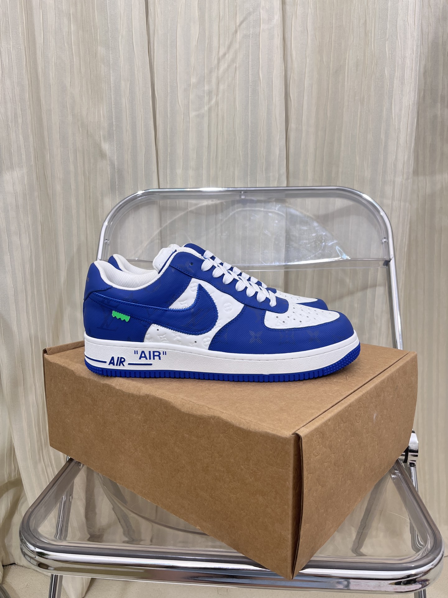 LOUIS VUITTON SNEAKERS