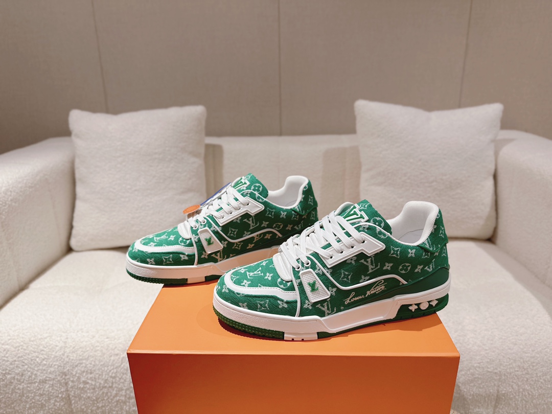 LOUIS VUITTON SNEAKERS