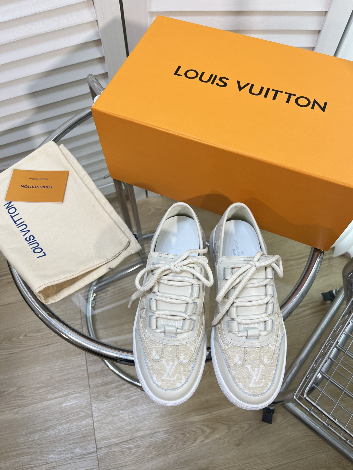 LOUIS VUITTON SNEAKERS