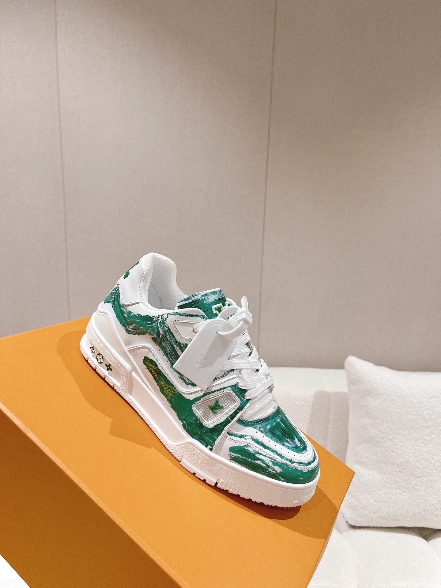 LOUIS VUITTON SNEAKERS