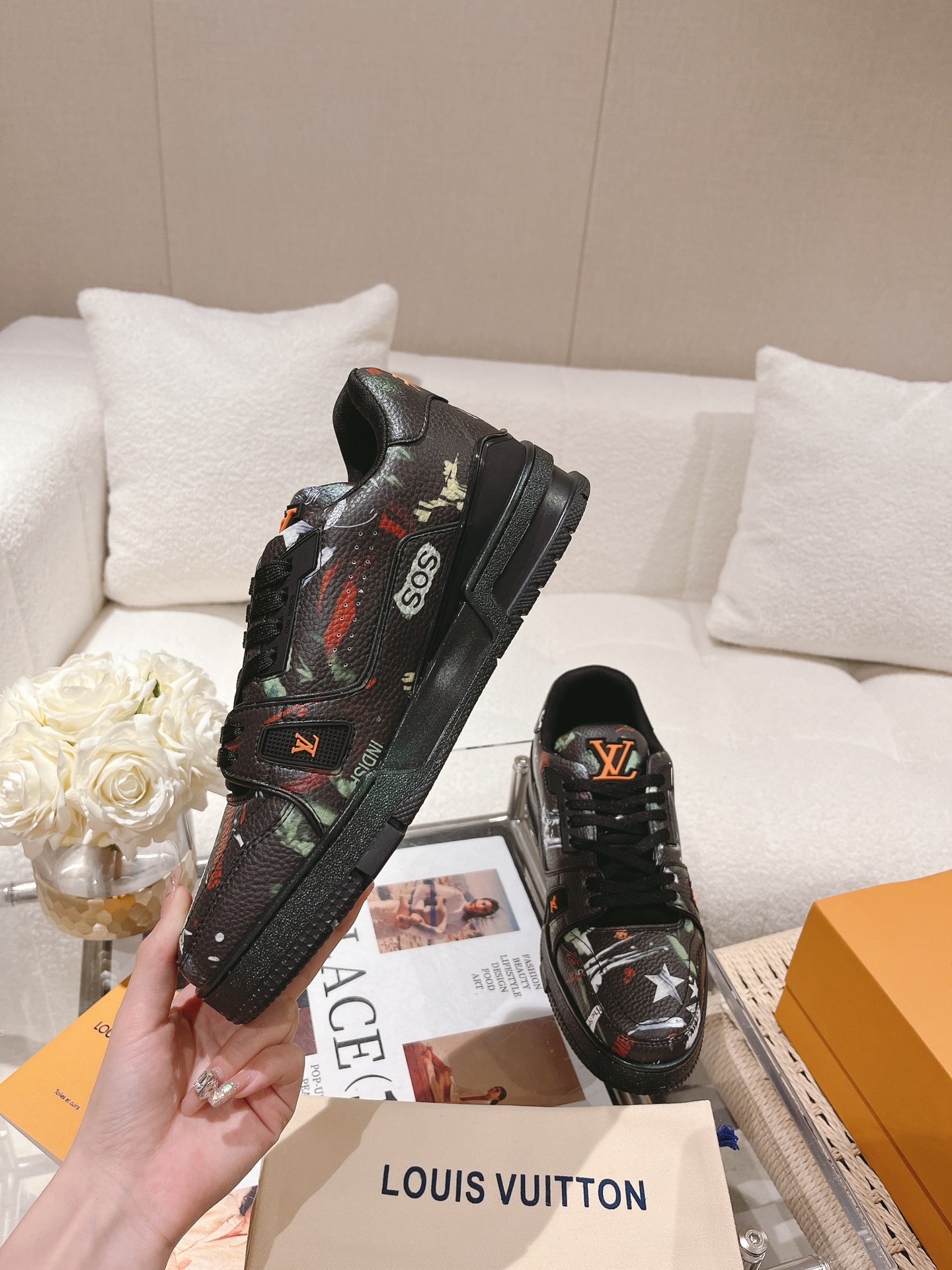 LOUIS VUITTON SNEAKERS