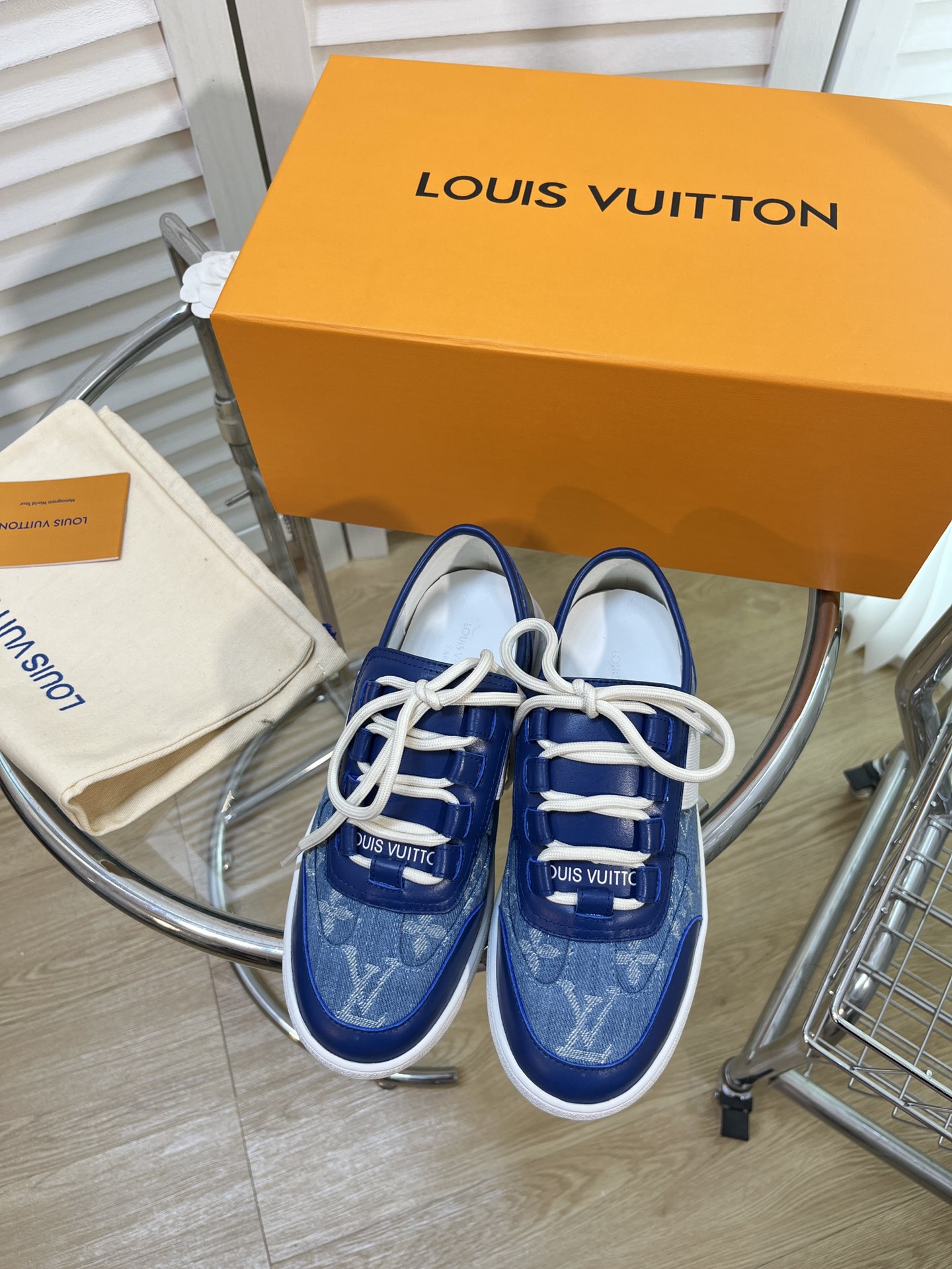 LOUIS VUITTON SNEAKERS
