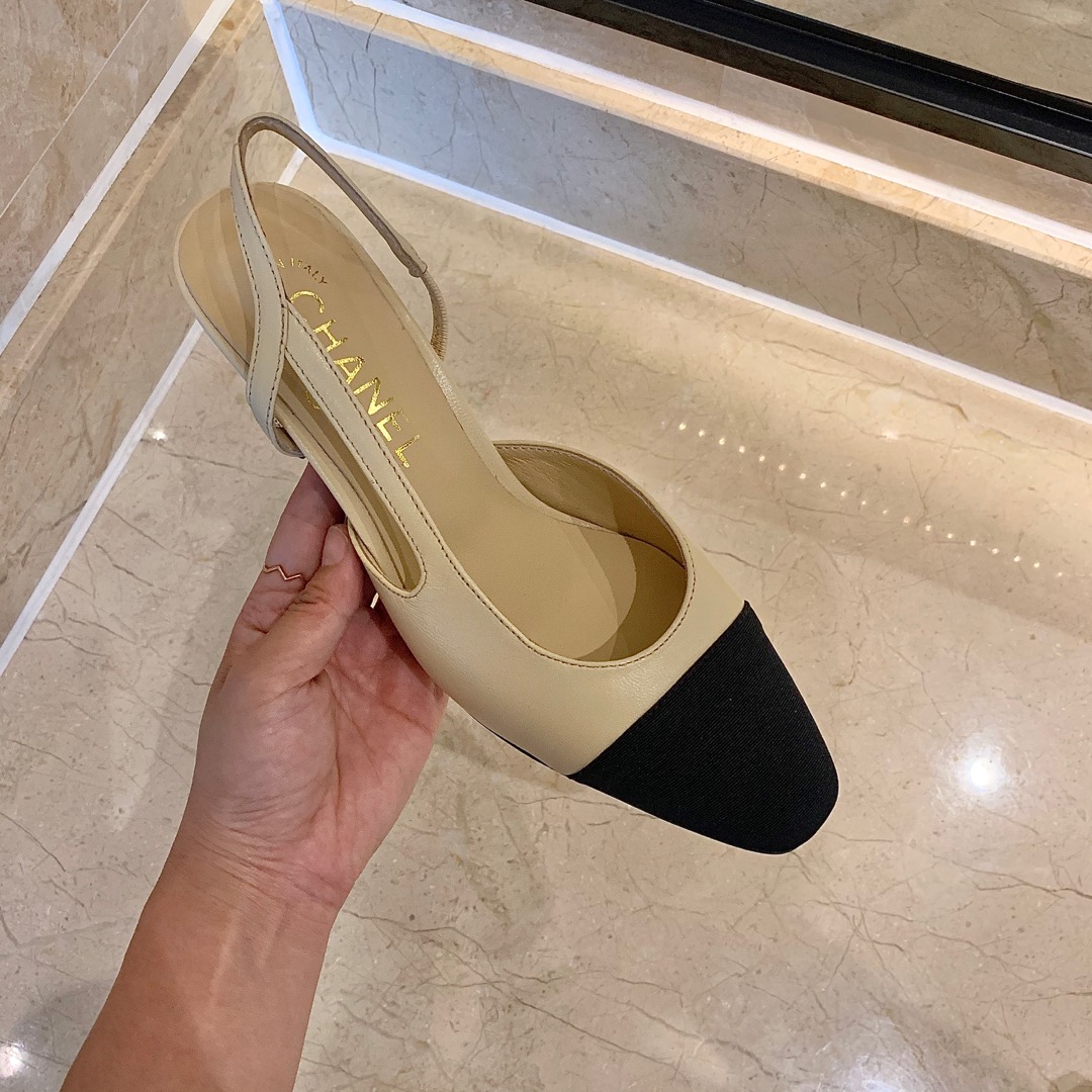 CHANEL Rear Empty Sandals