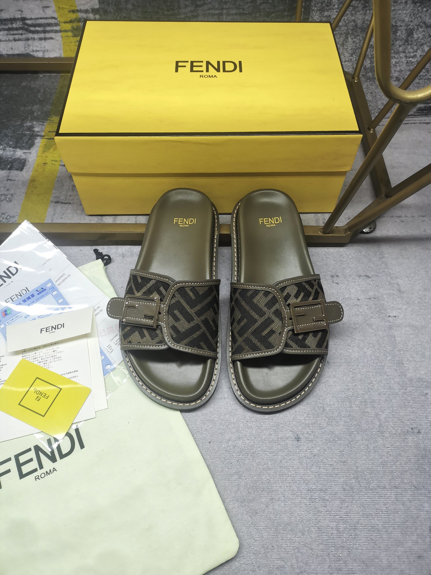 FENDI SLIDES