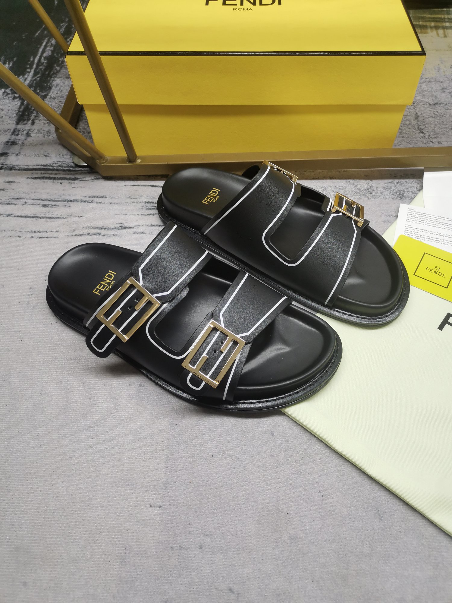 FENDI SLIDES