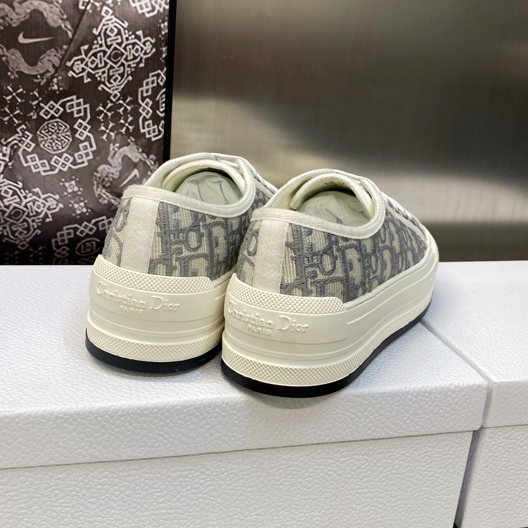 DIOR SNEAKERS