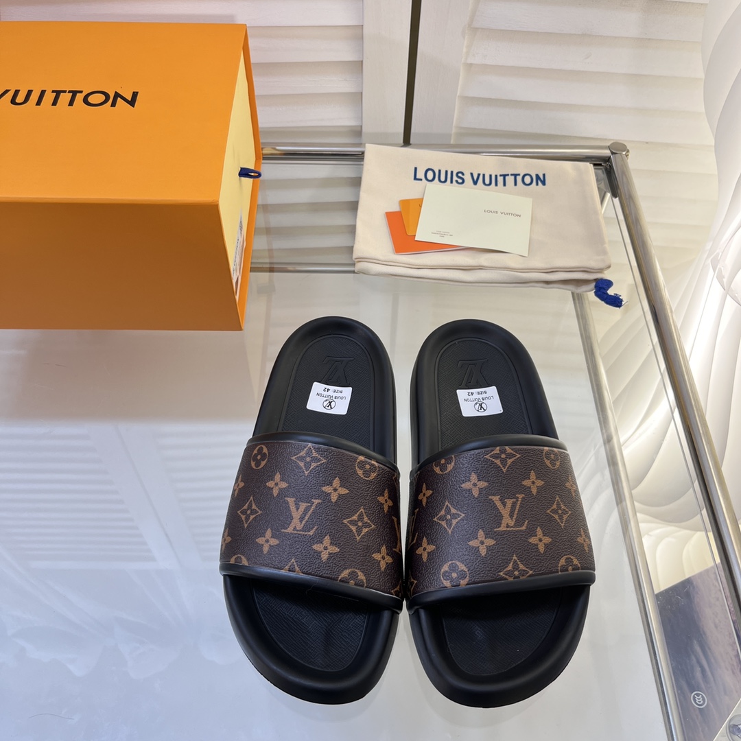 LOUIS VUITTON SLIDES