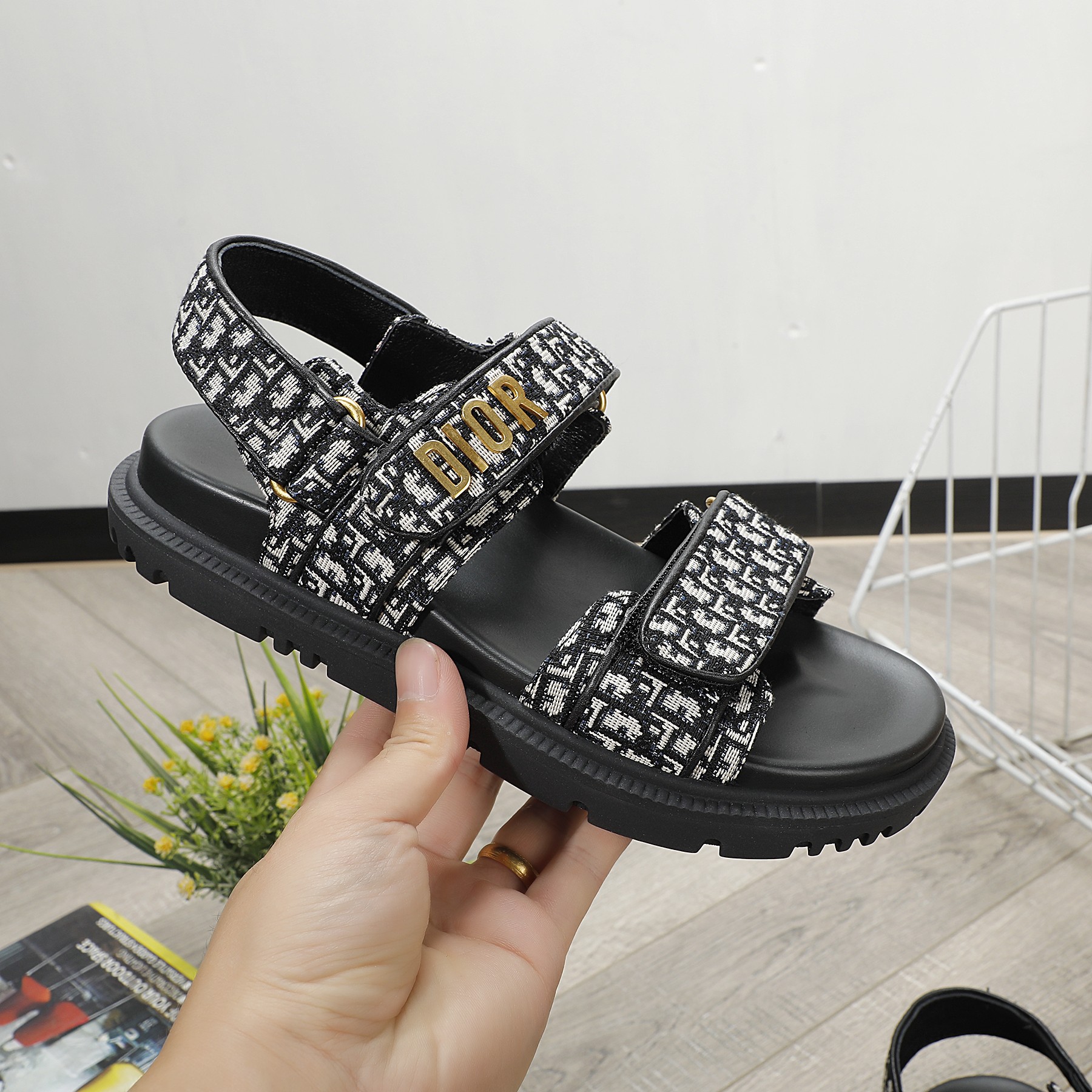 DIOR NEW VELCRO  SANDALS