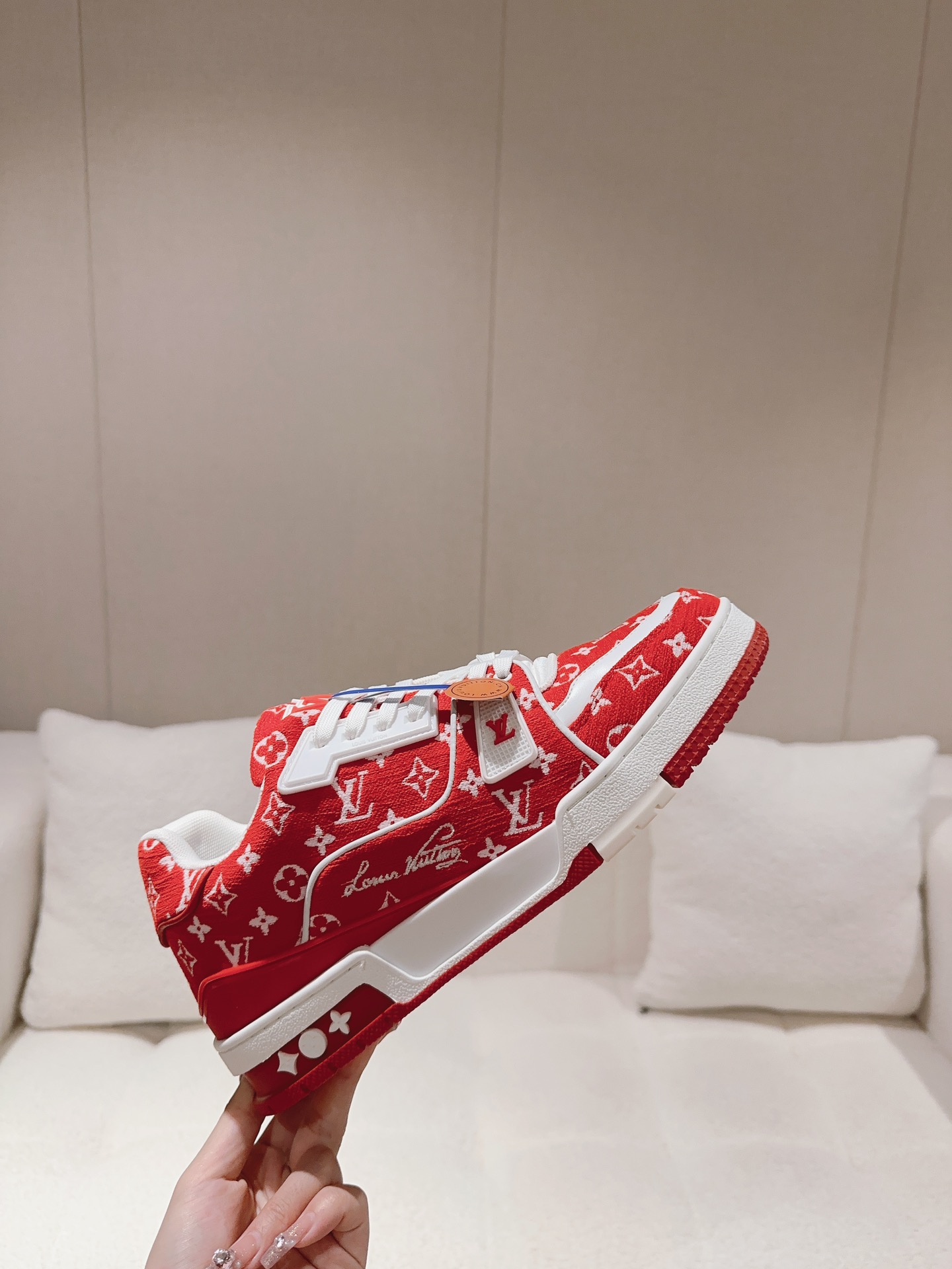 LOUIS VUITTON SNEAKERS