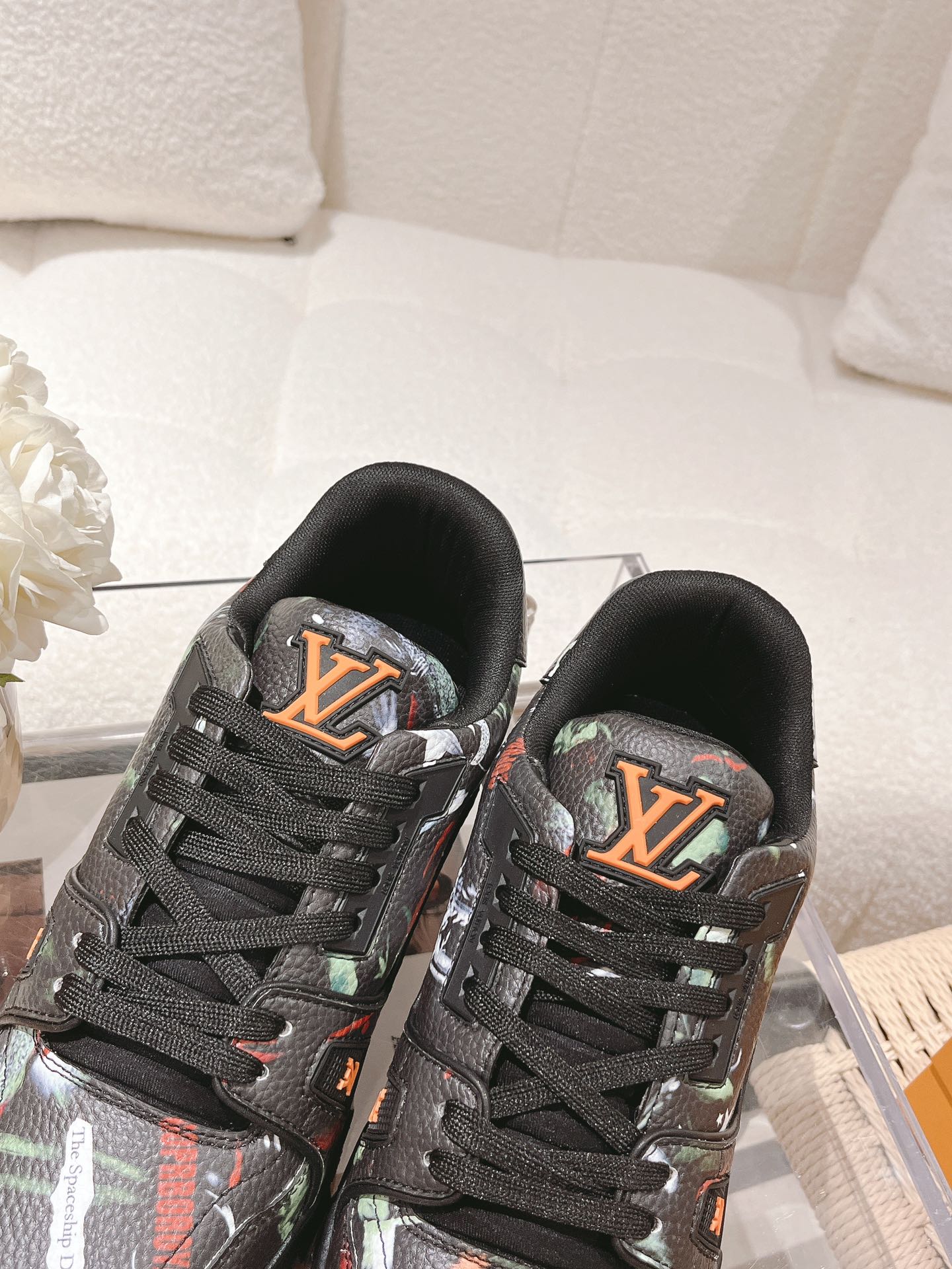 LOUIS VUITTON SNEAKERS