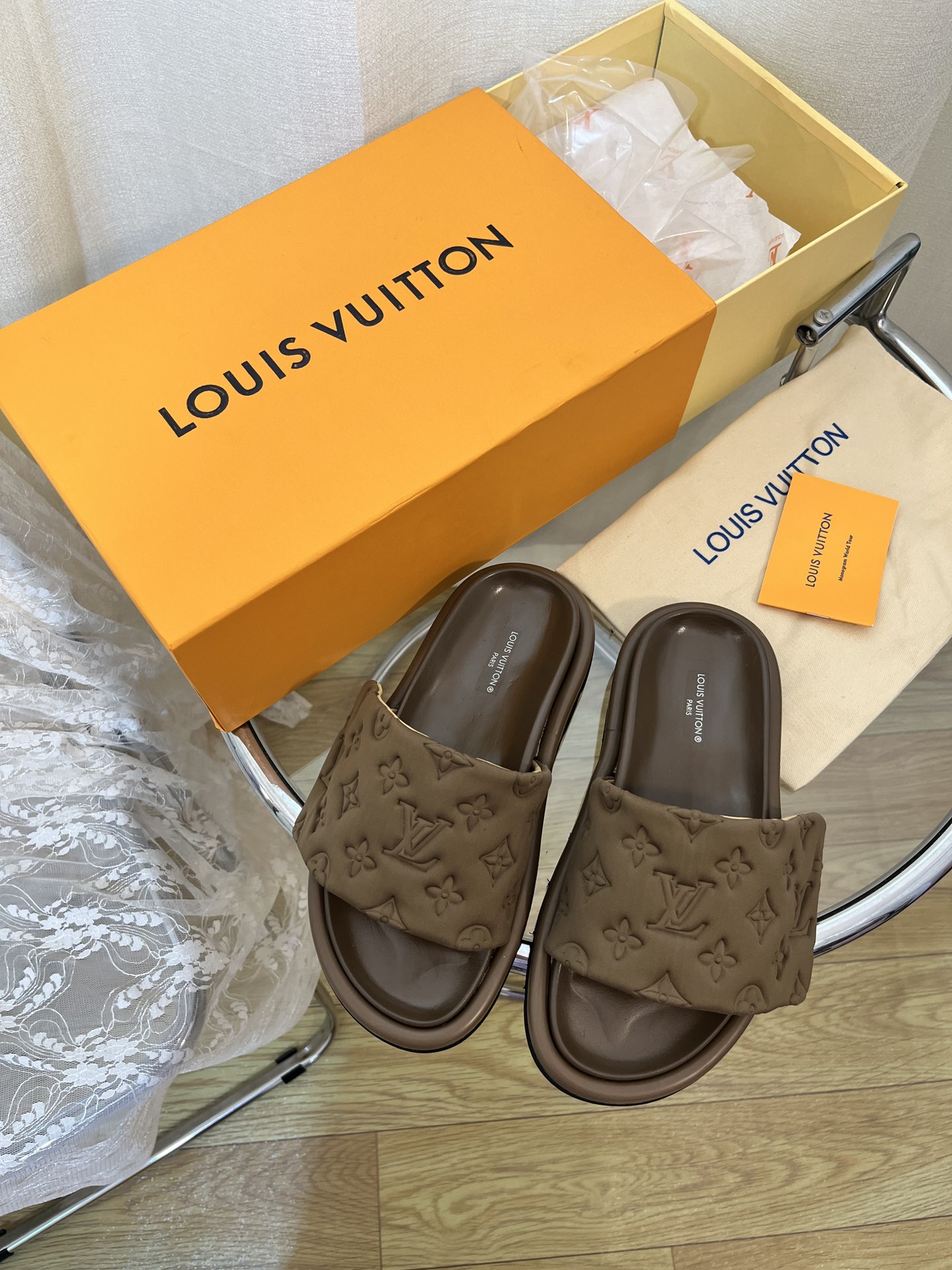 LOUIS VUITTON SLIDES
