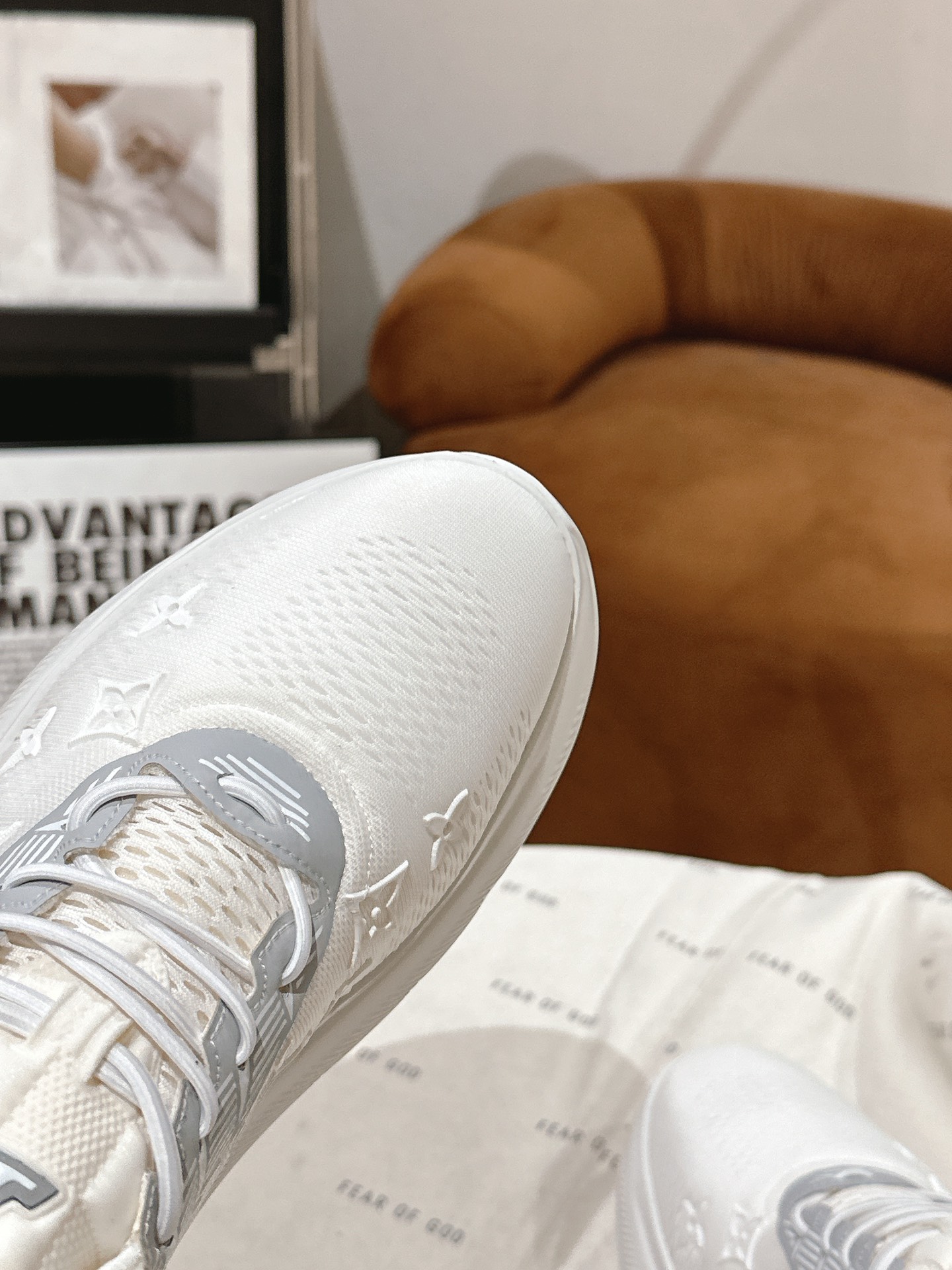 LOUIS VUITTON SNEAKERS