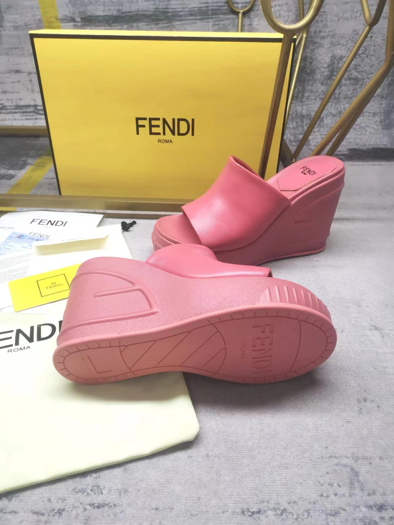 FENDI SLIDES