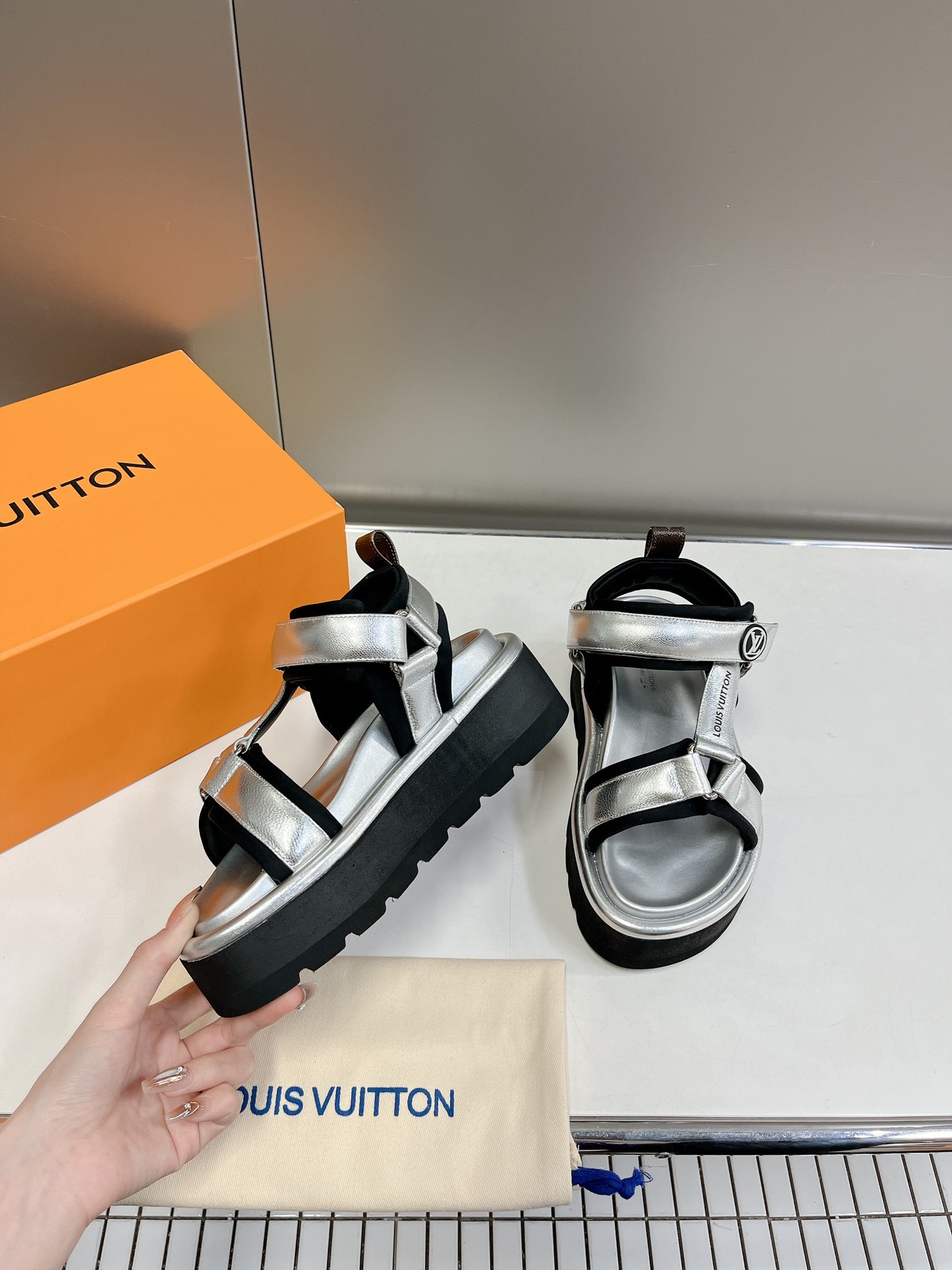 LOUIS VUITTON SANDALS