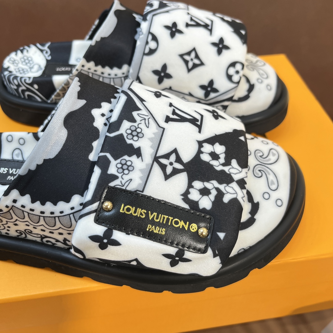 LOUIS VUITTON SLIDES